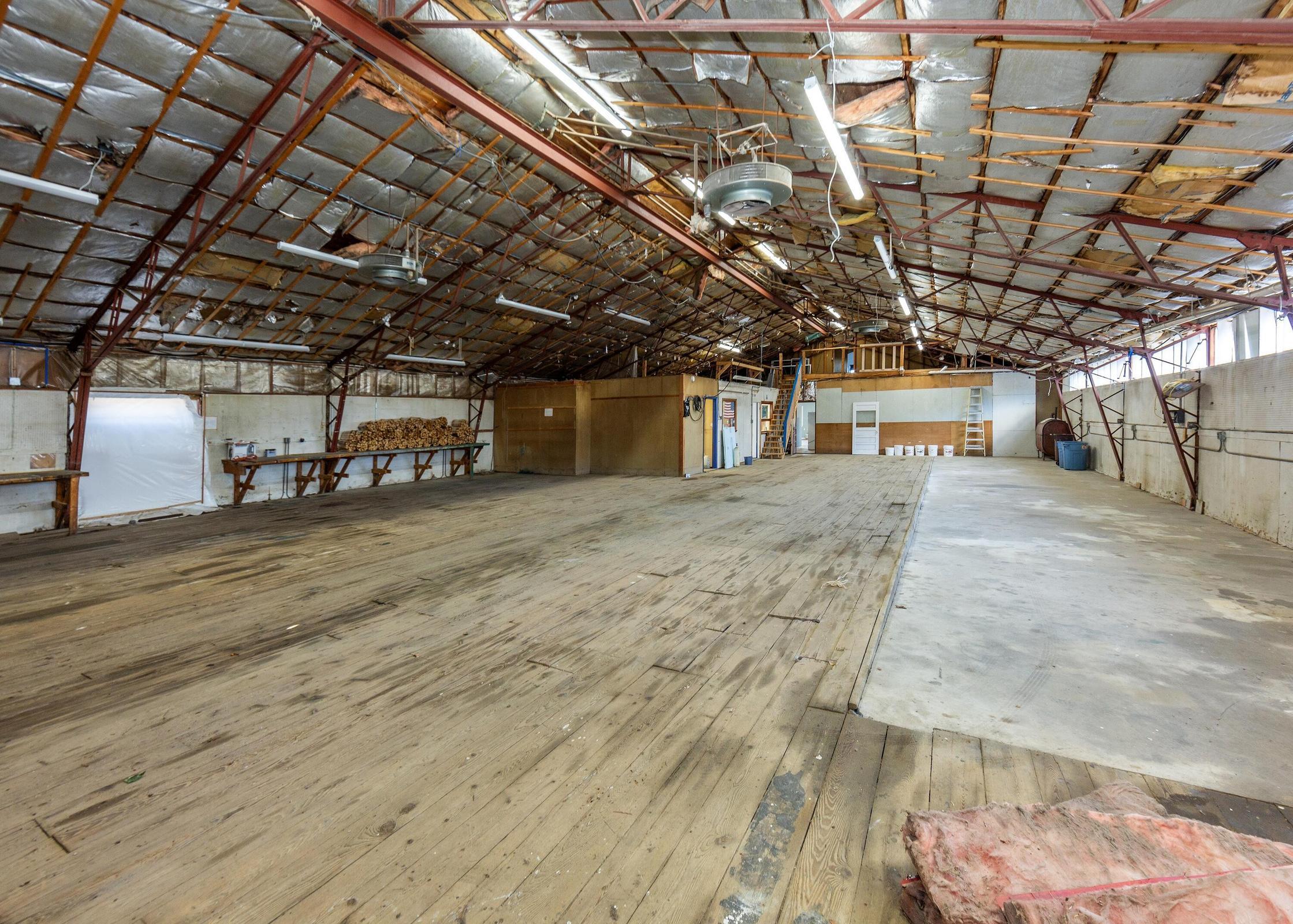 main property photo 123