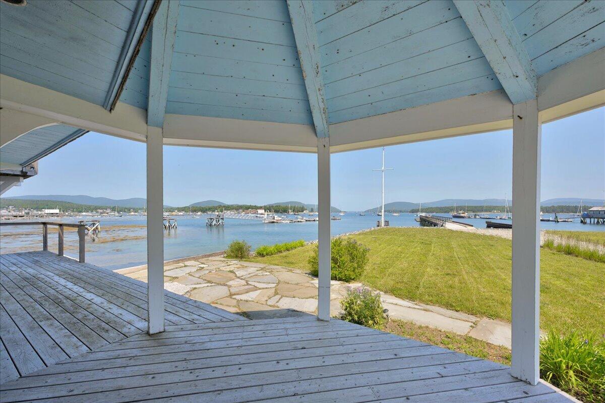 main property photo 40
