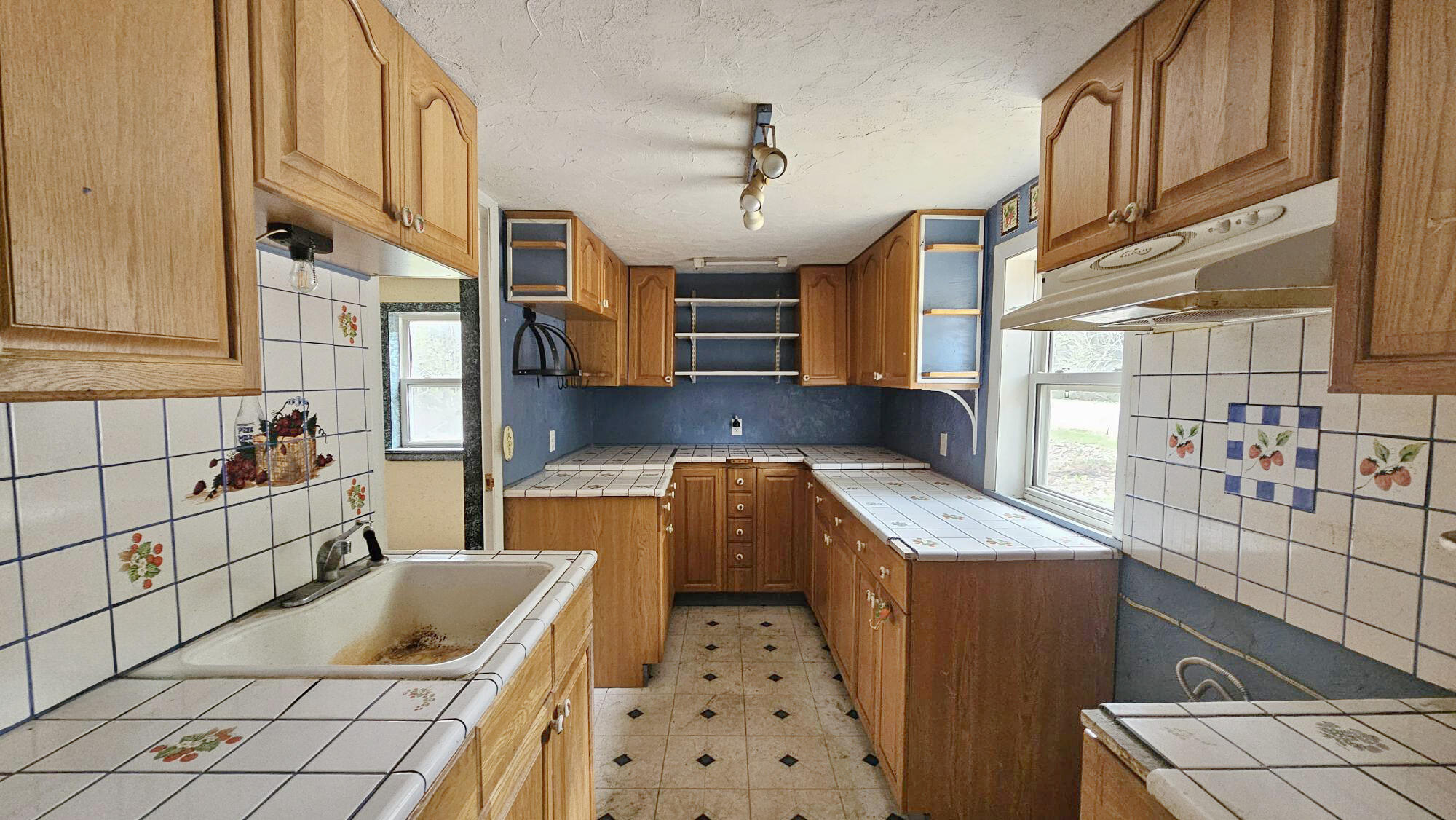 main property photo 13
