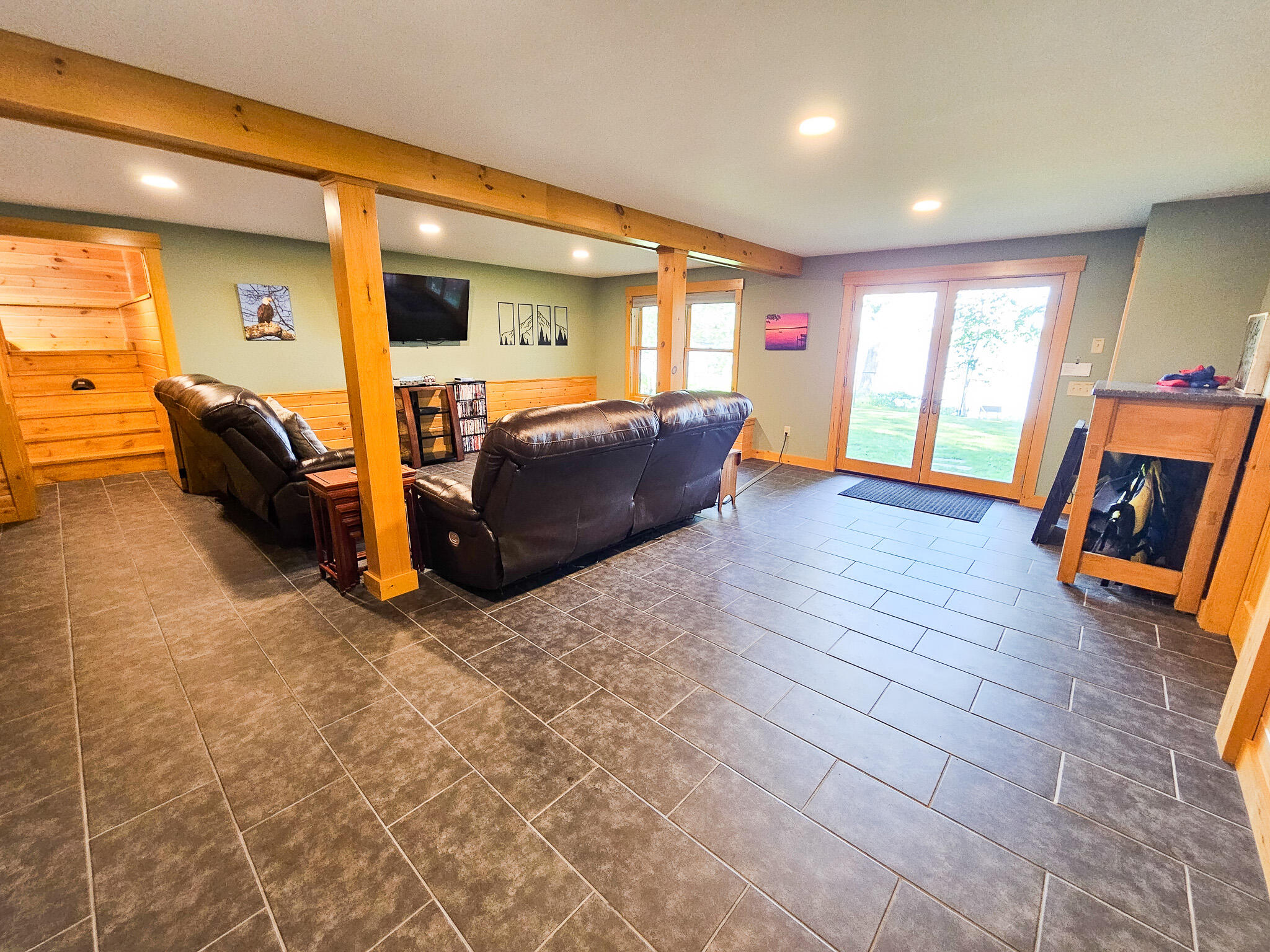 main property photo 74