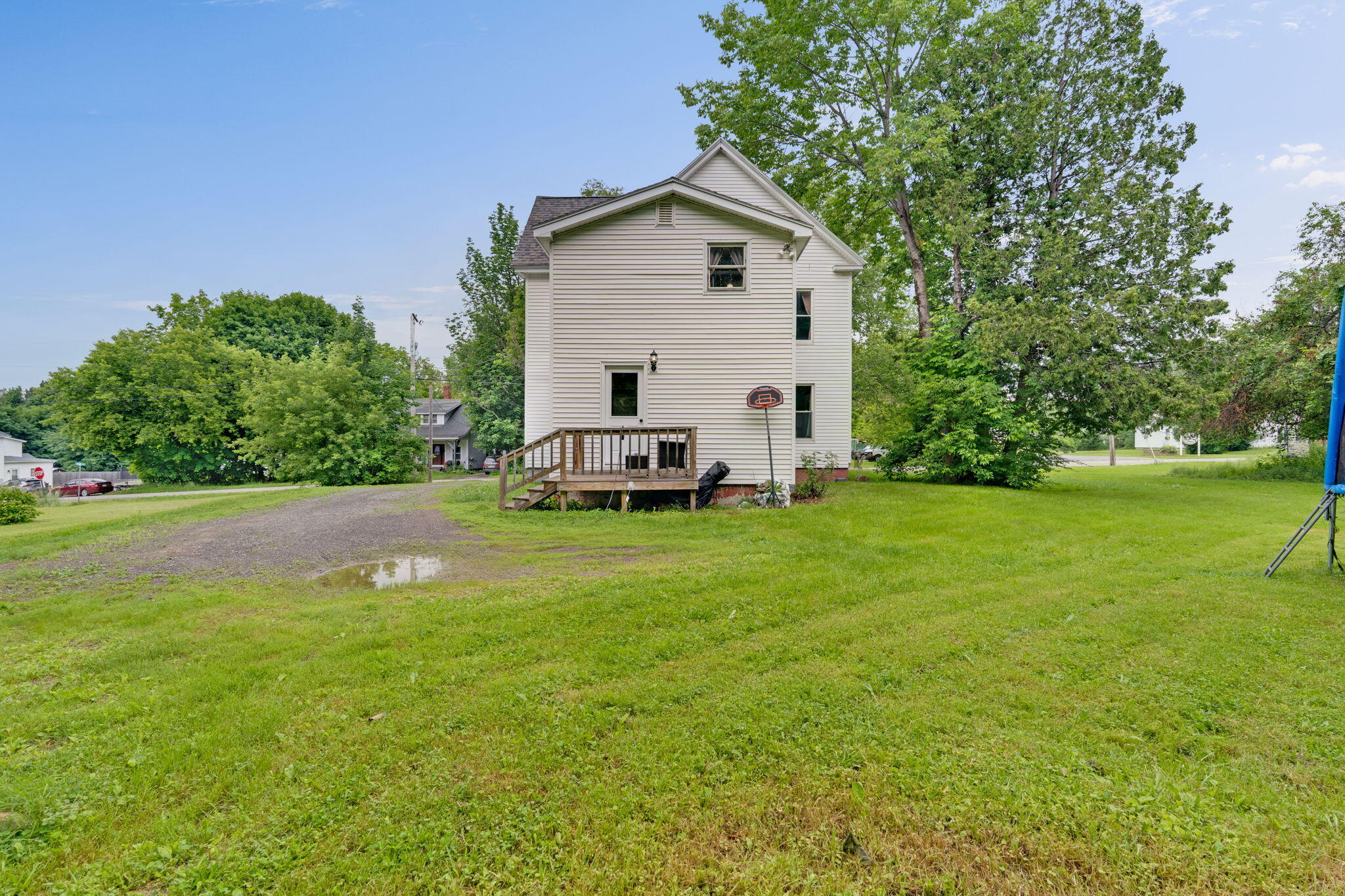 main property photo 50