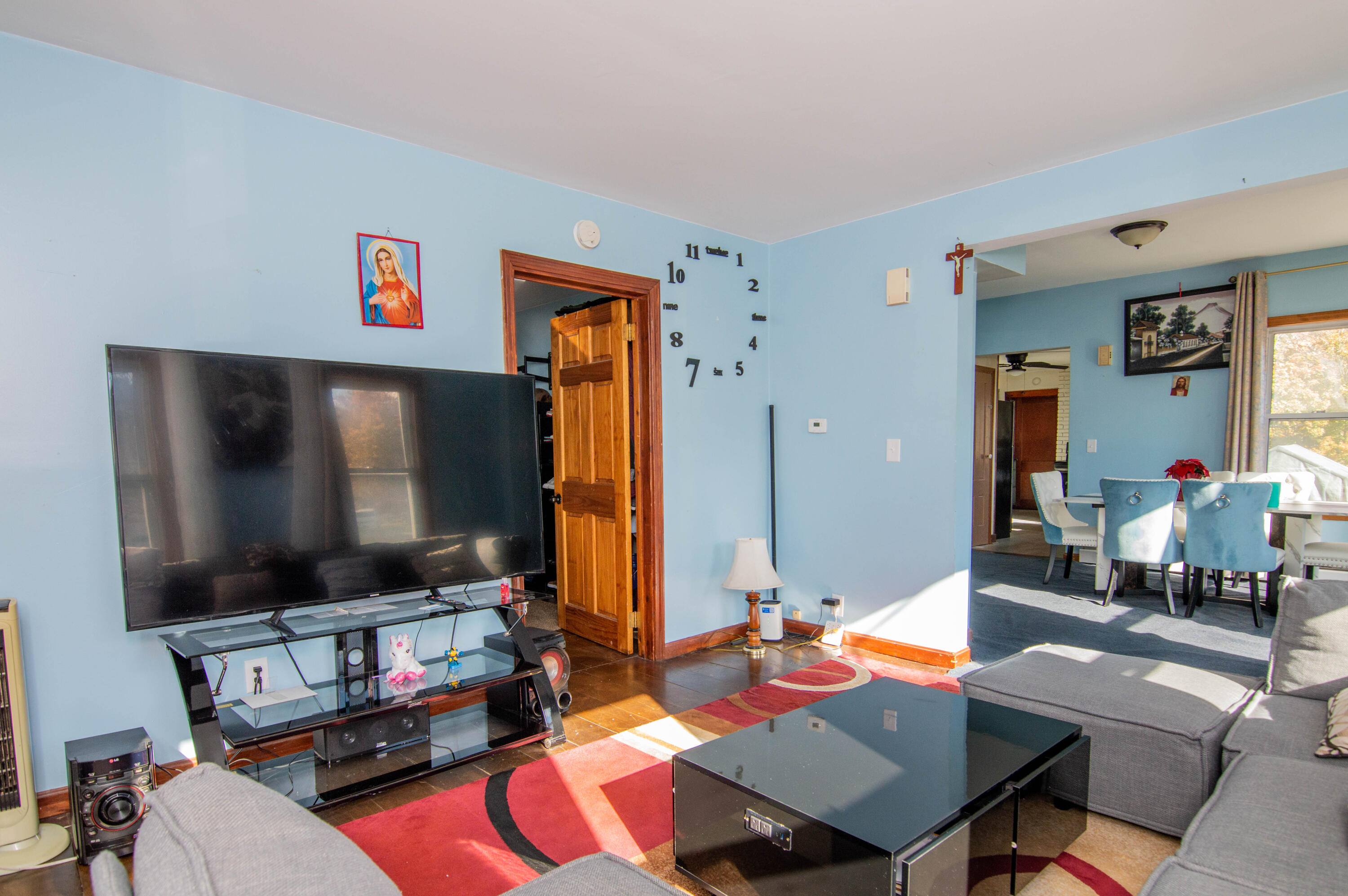 main property photo 8