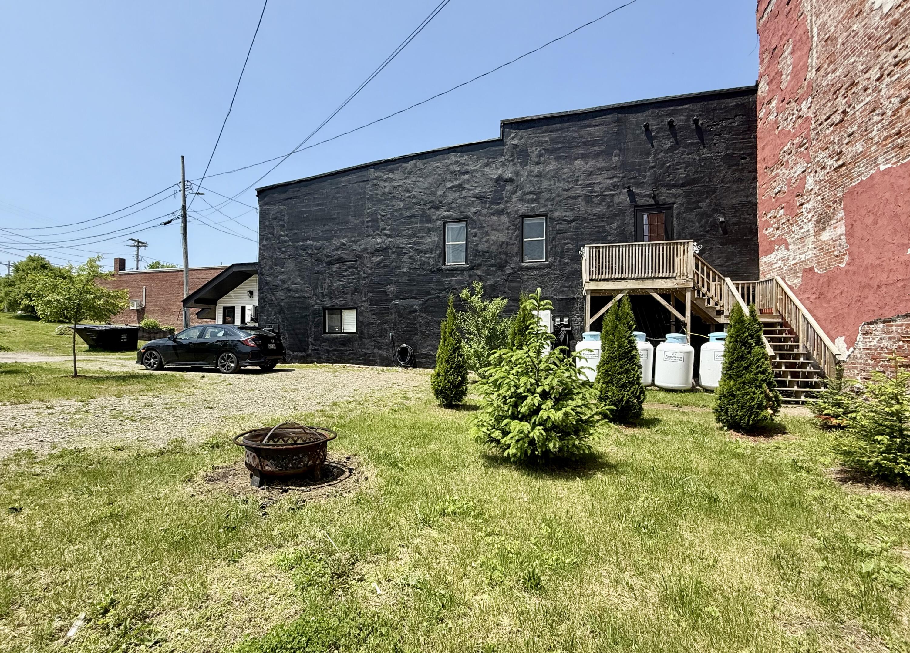 main property photo 11
