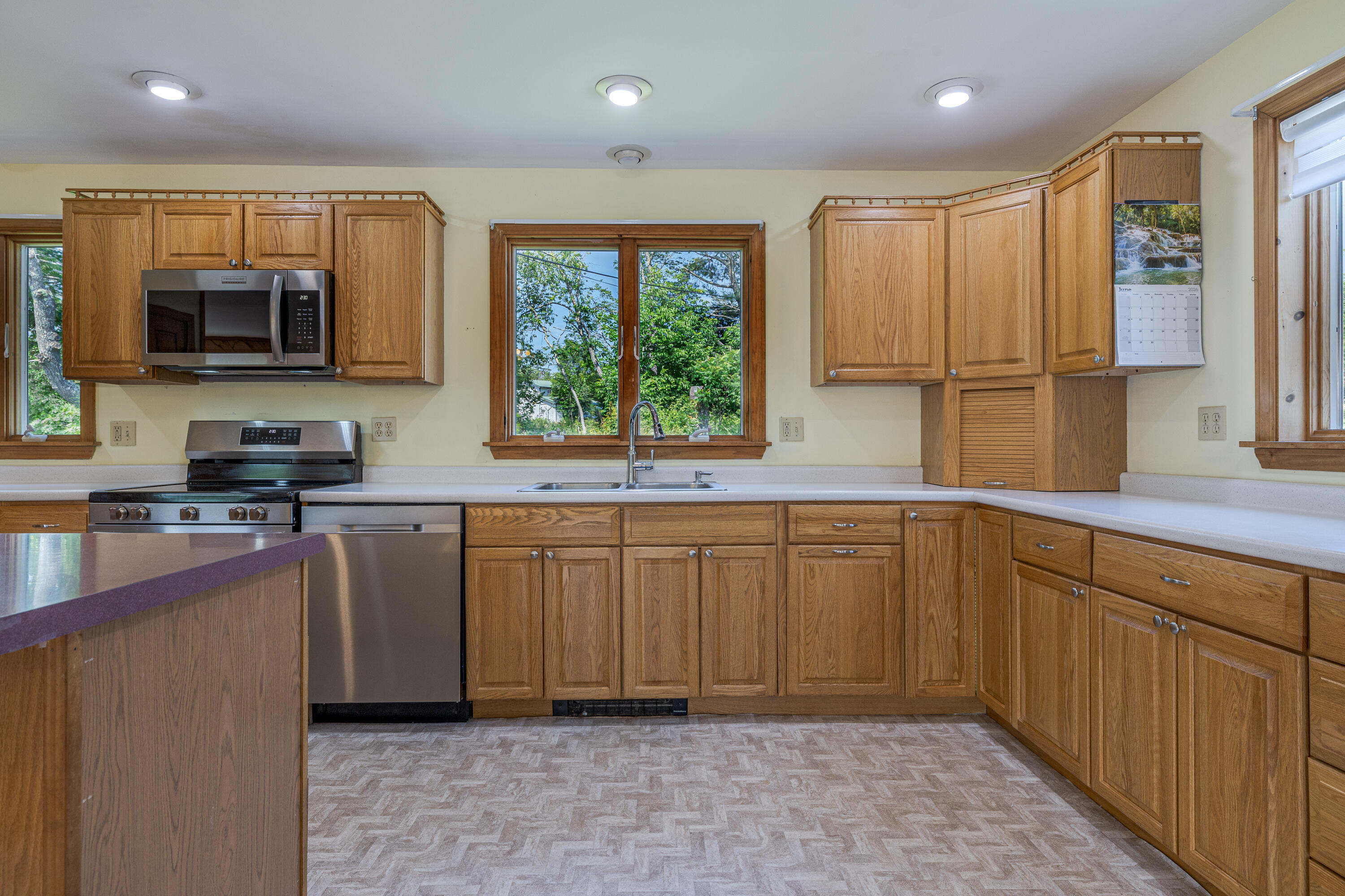 main property photo 25