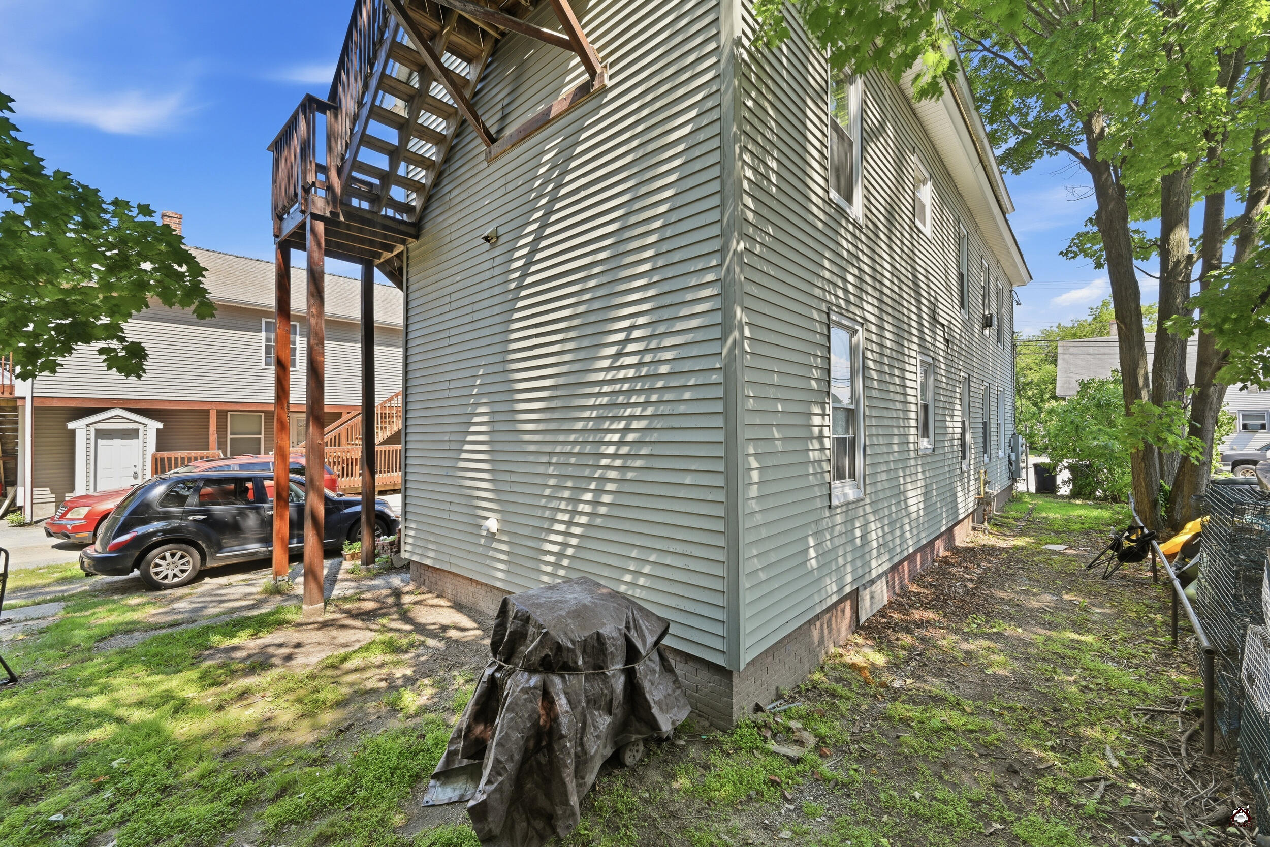 main property photo 12