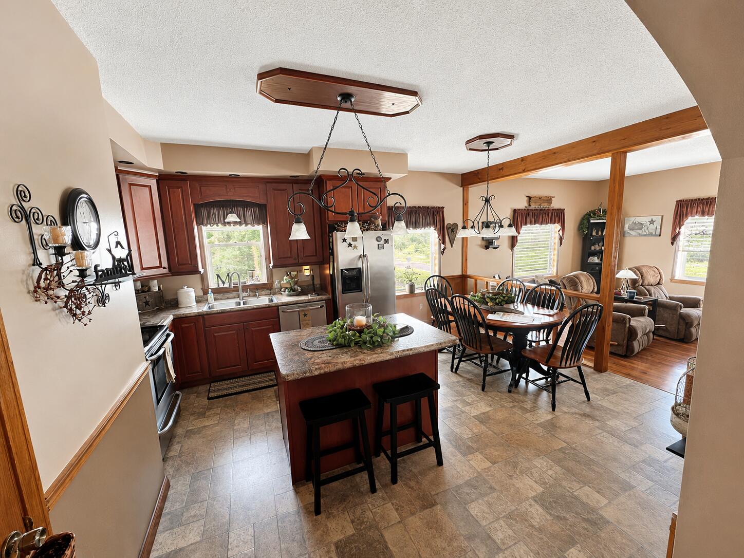 main property photo 15