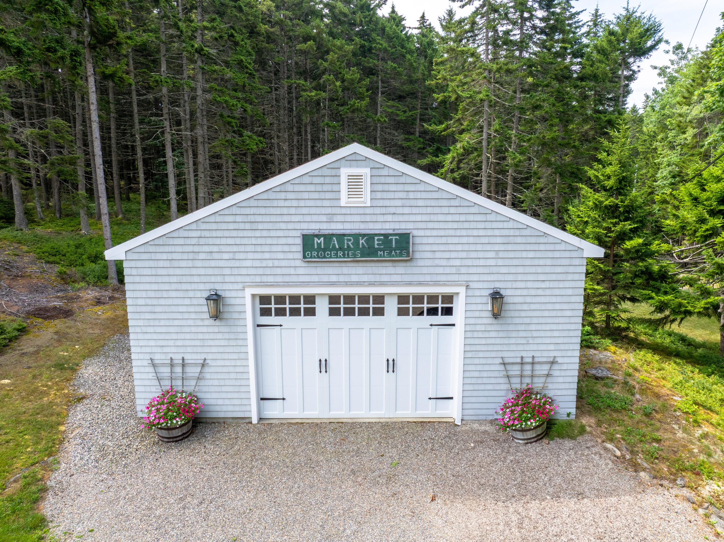 main property photo 76