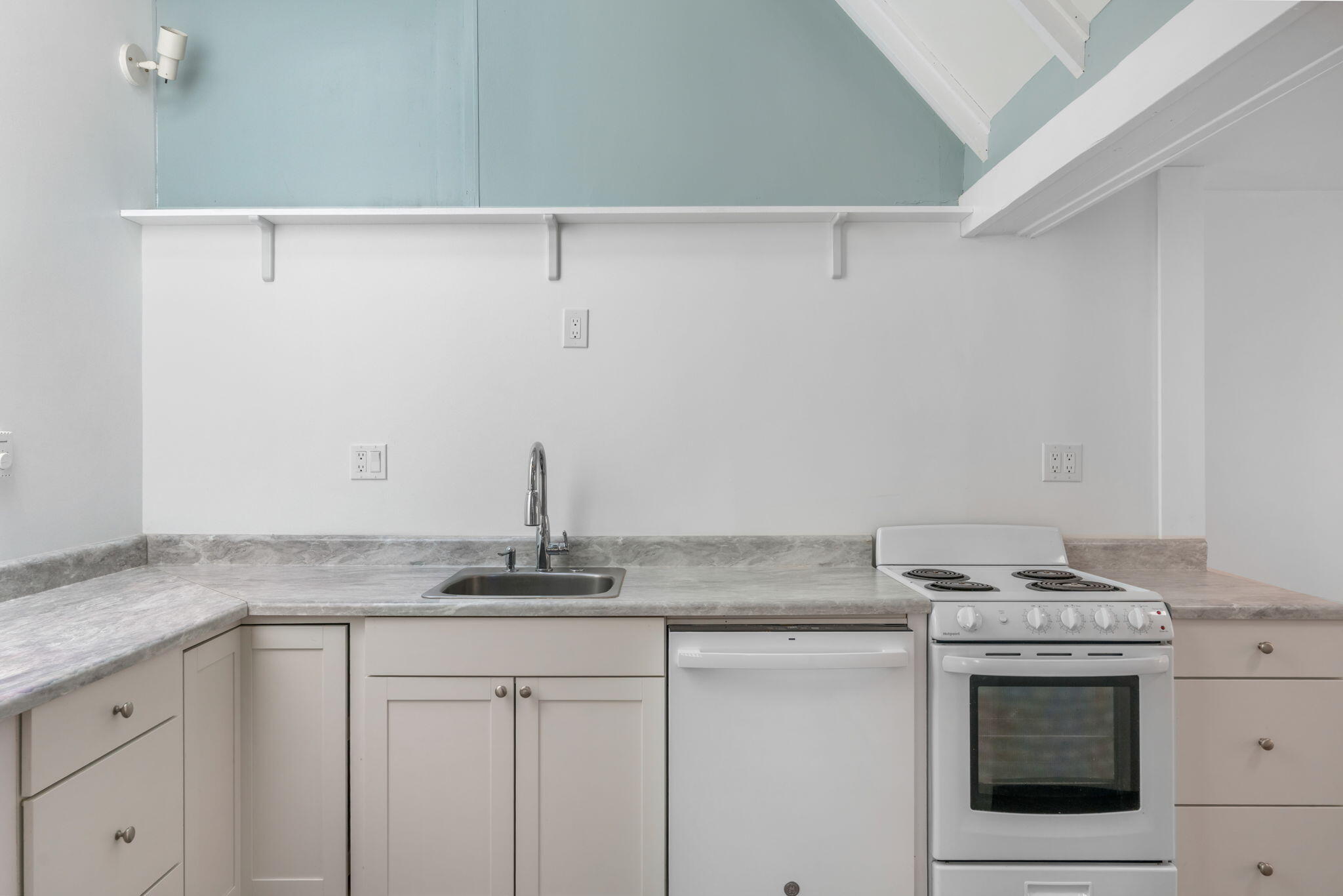 main property photo 89