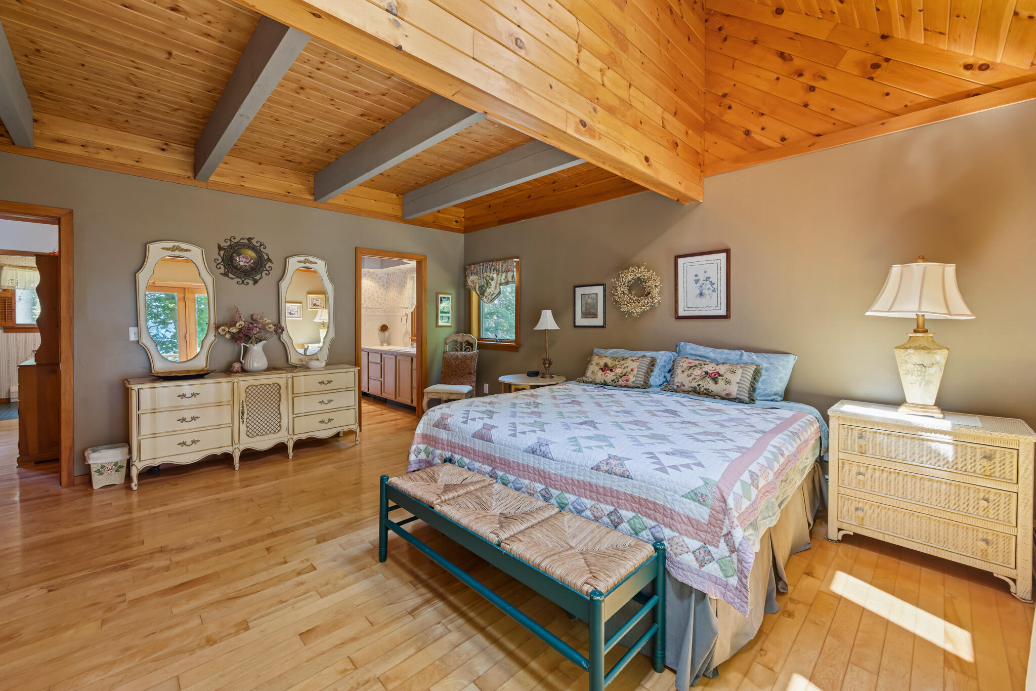 main property photo 50