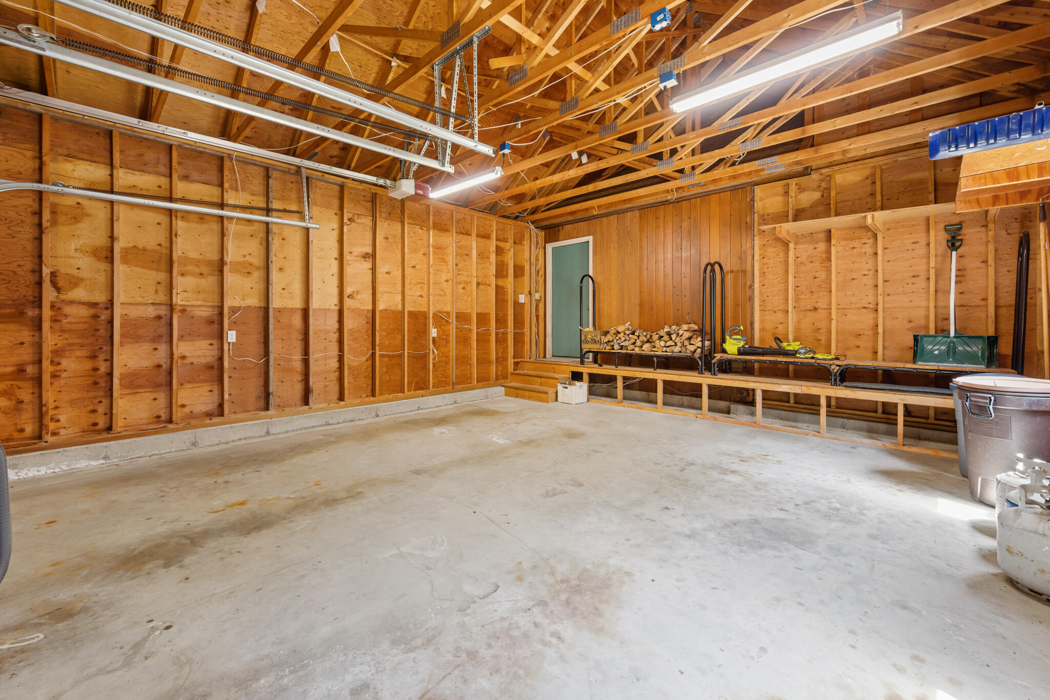 main property photo 74
