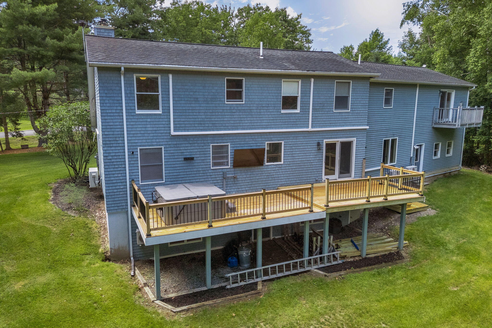 main property photo 18