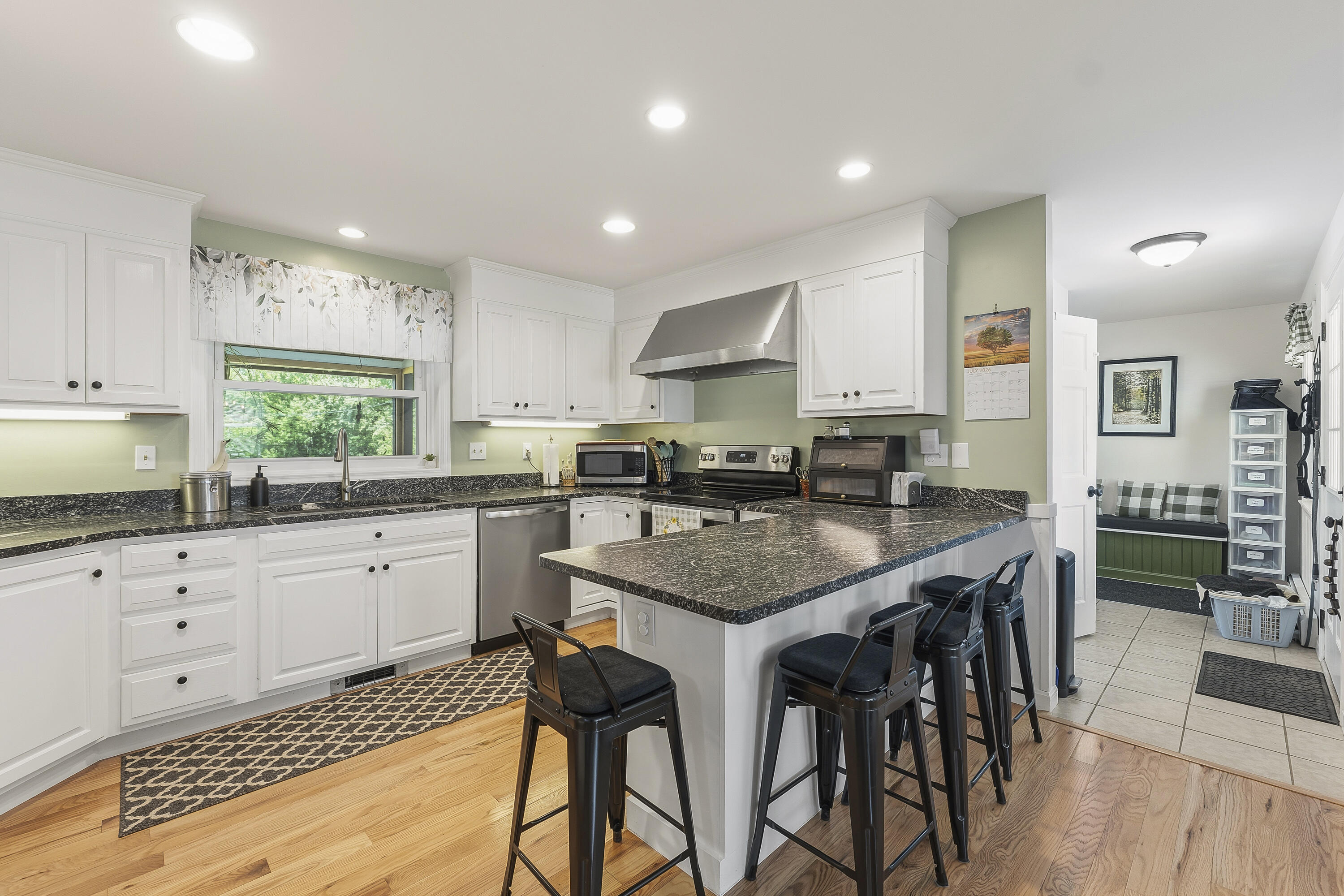main property photo 16