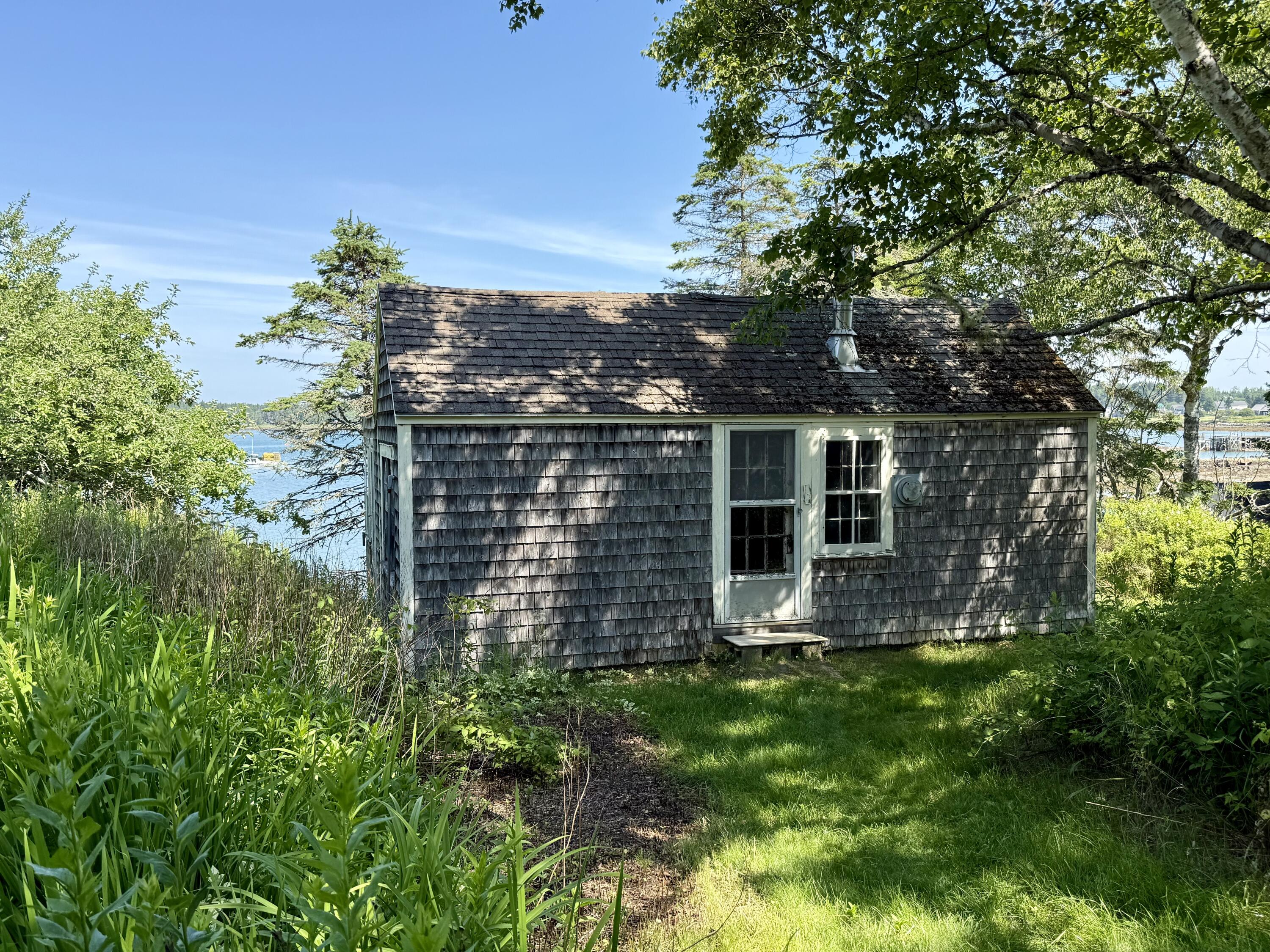 main property photo 20