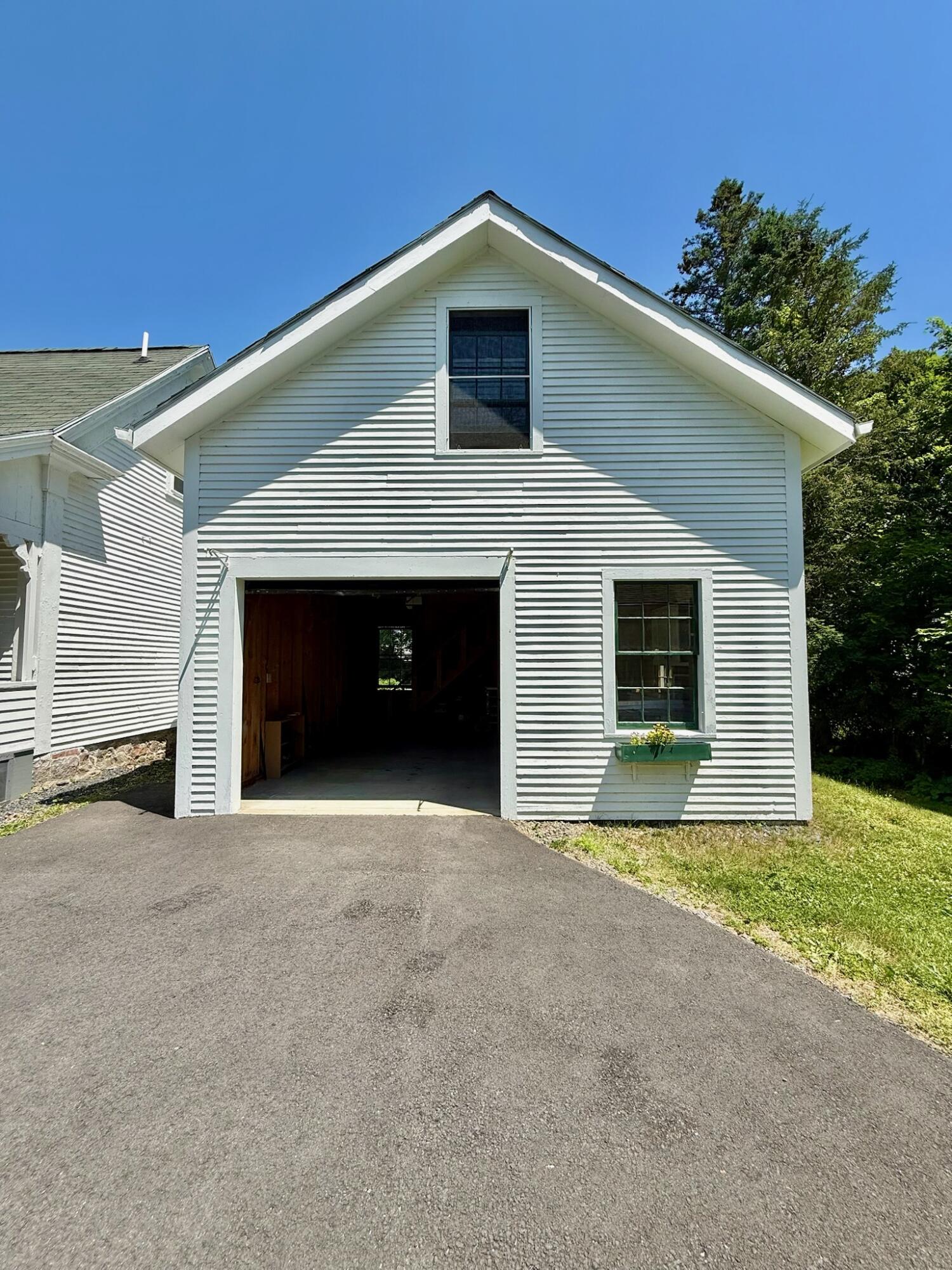 main property photo 78