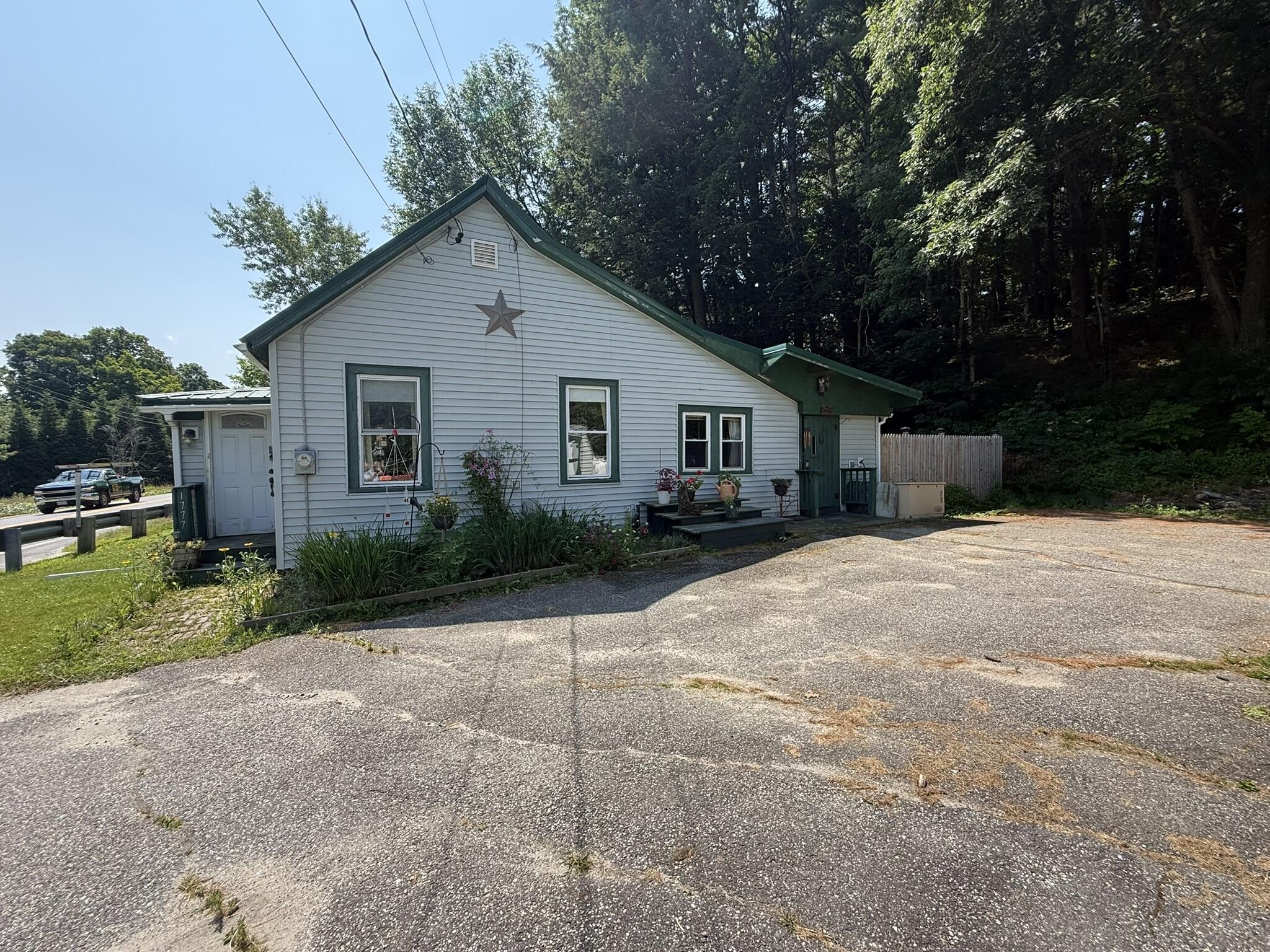 main property photo 18
