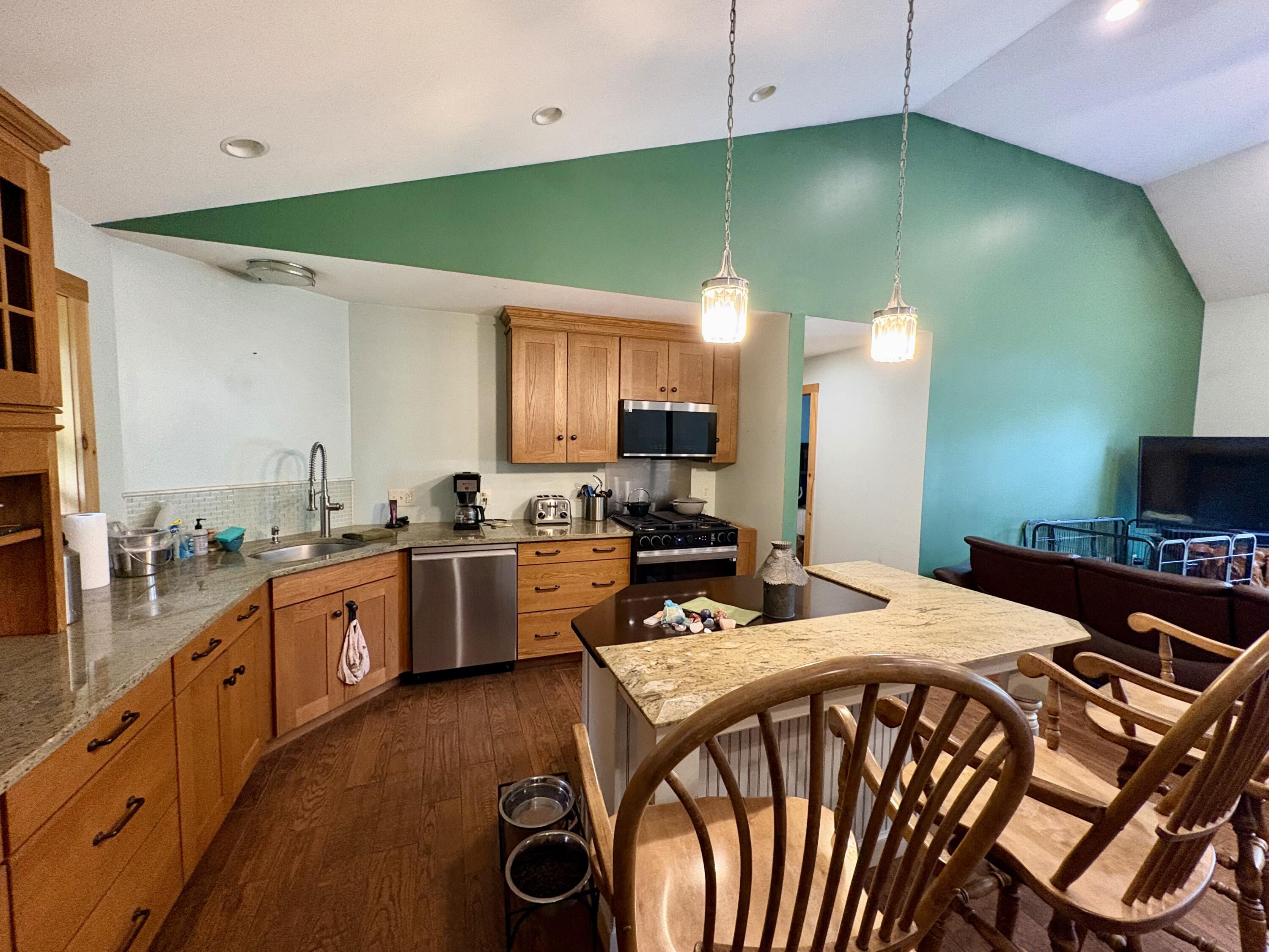 main property photo 5