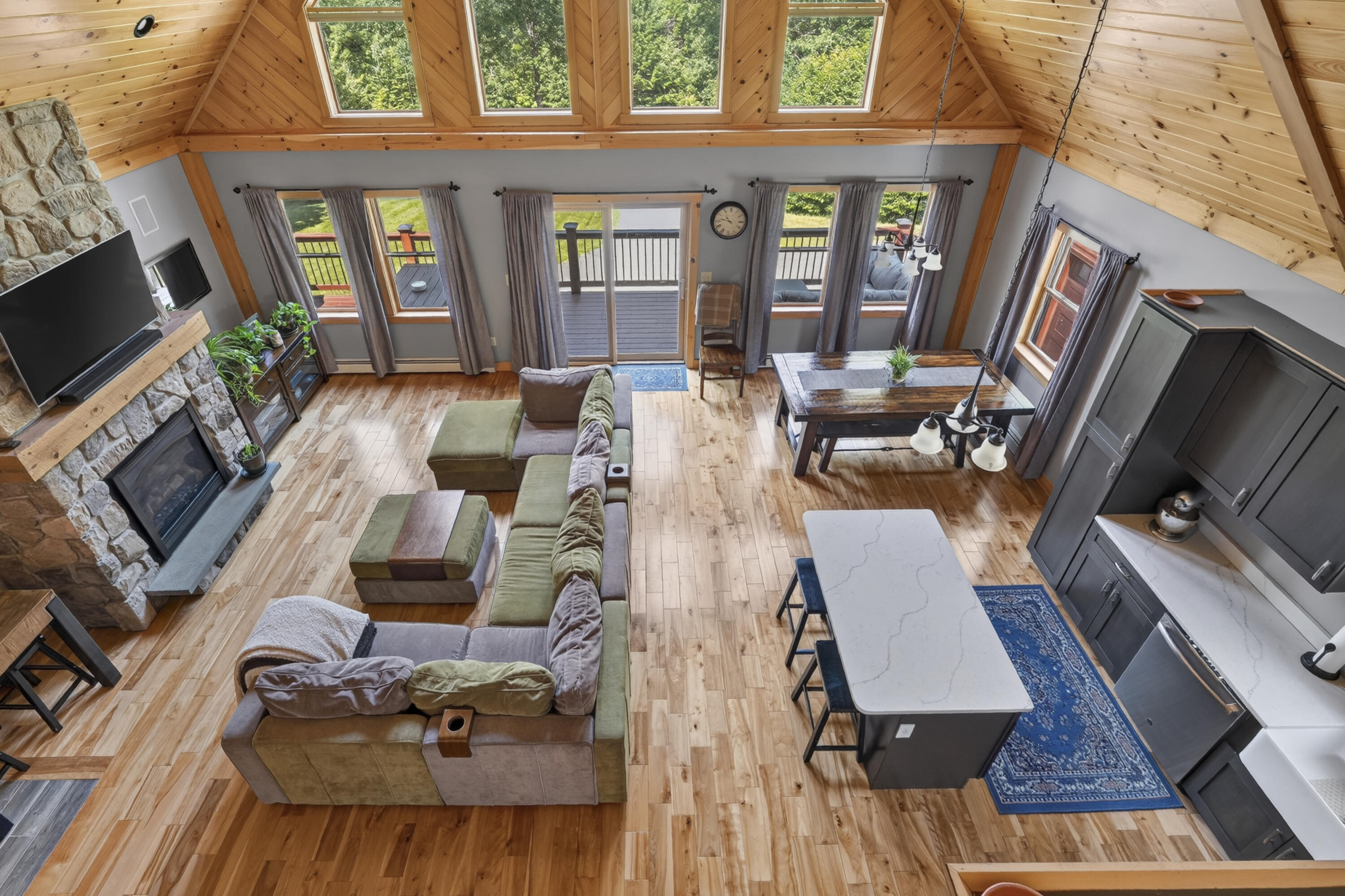 main property photo 28