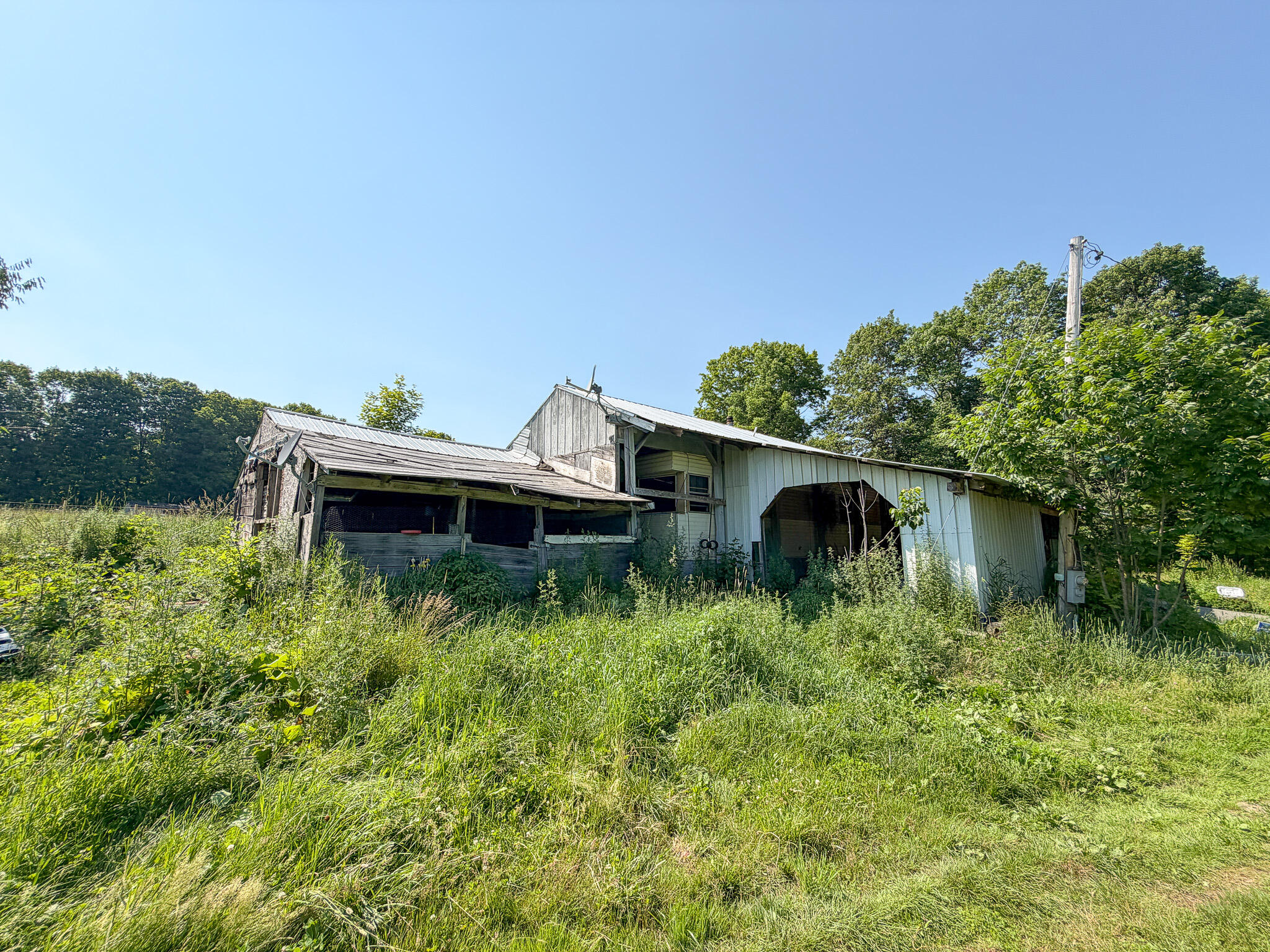 main property photo 18
