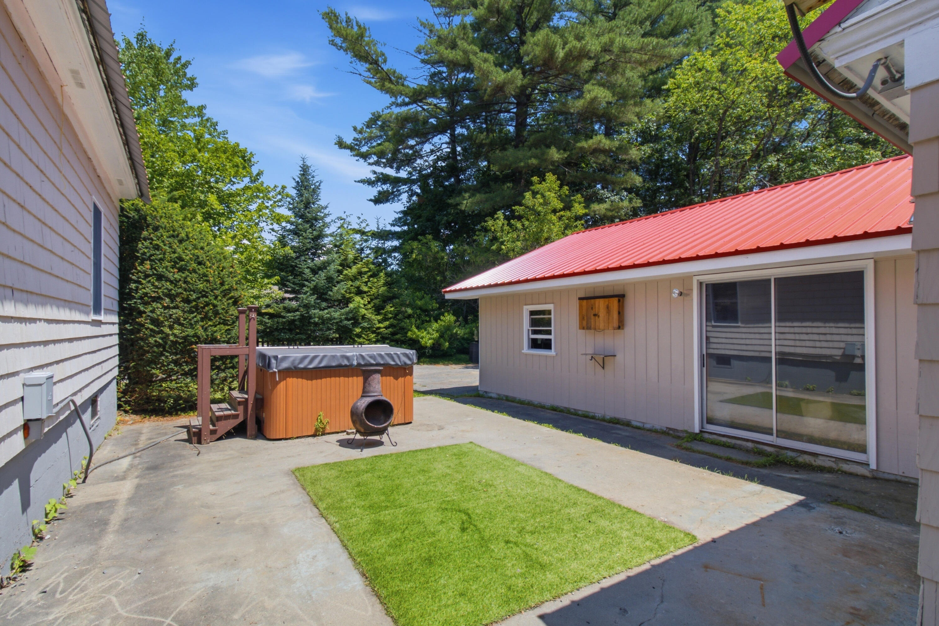main property photo 37