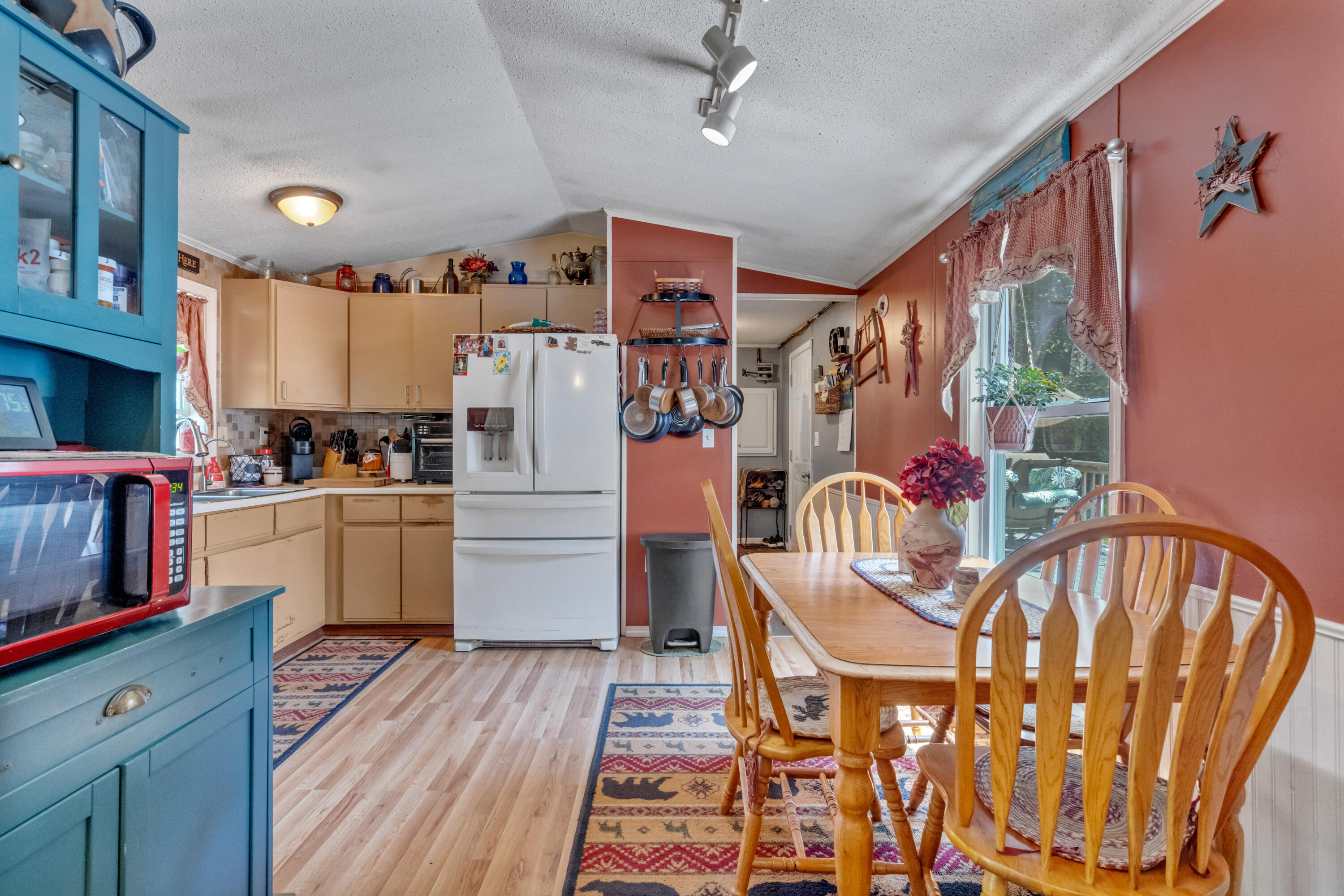 main property photo 14