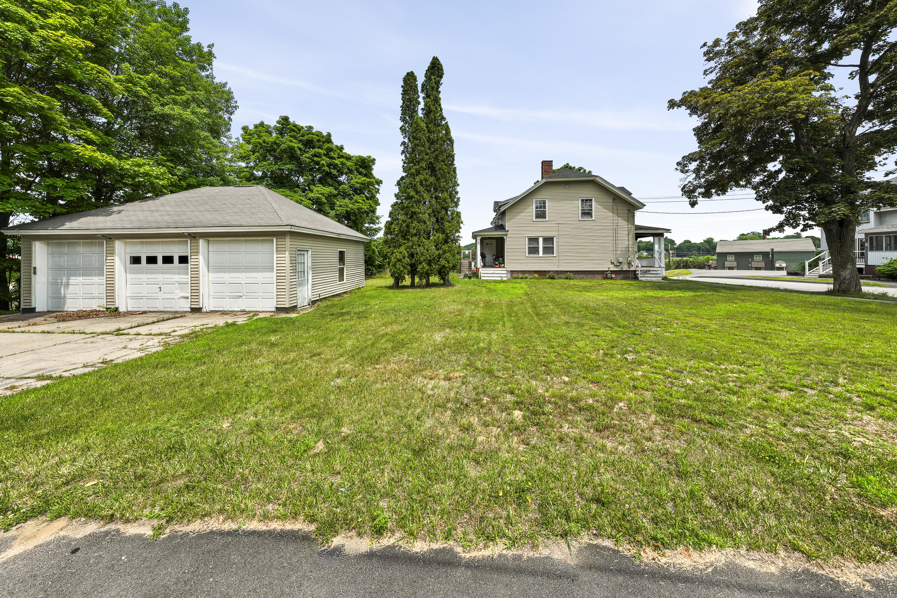 main property photo 45