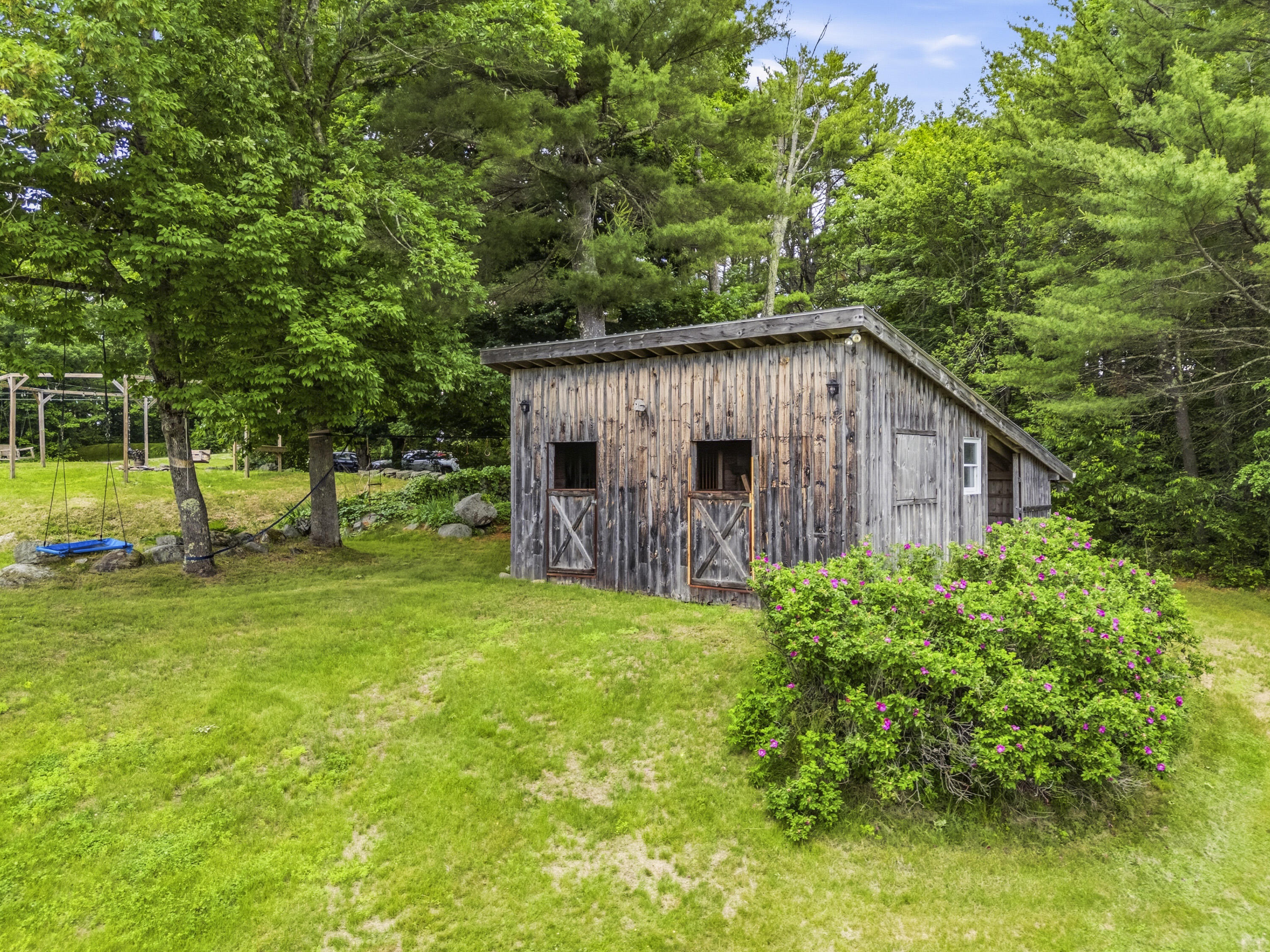 main property photo 32