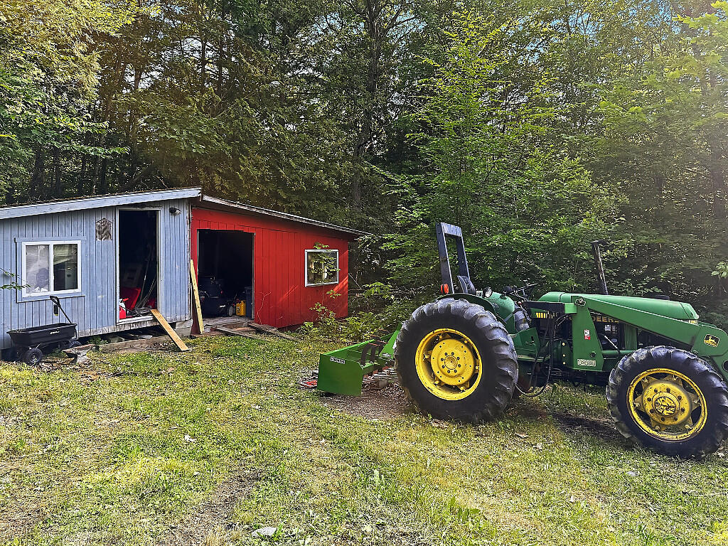 main property photo 30