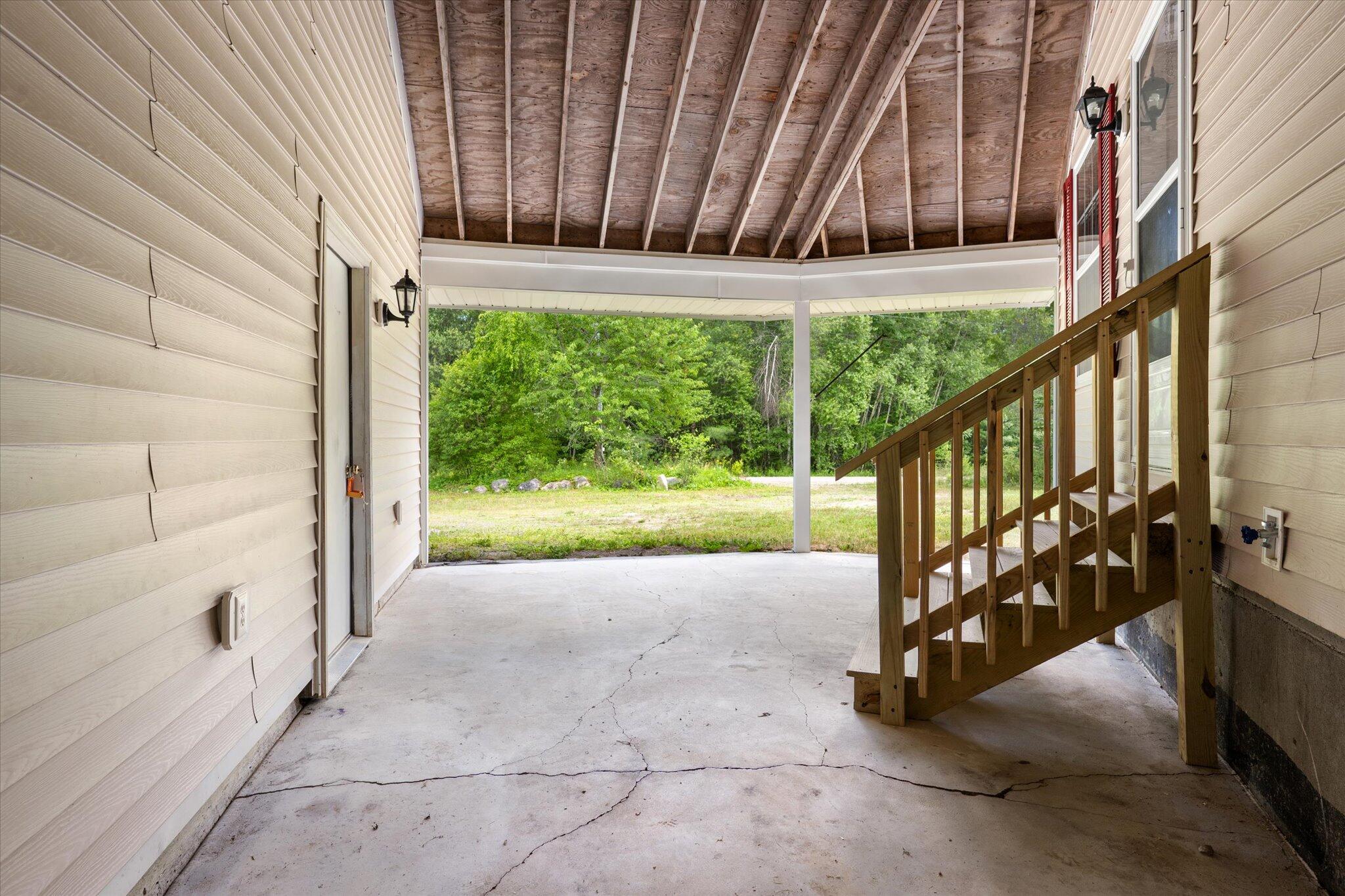 main property photo 40