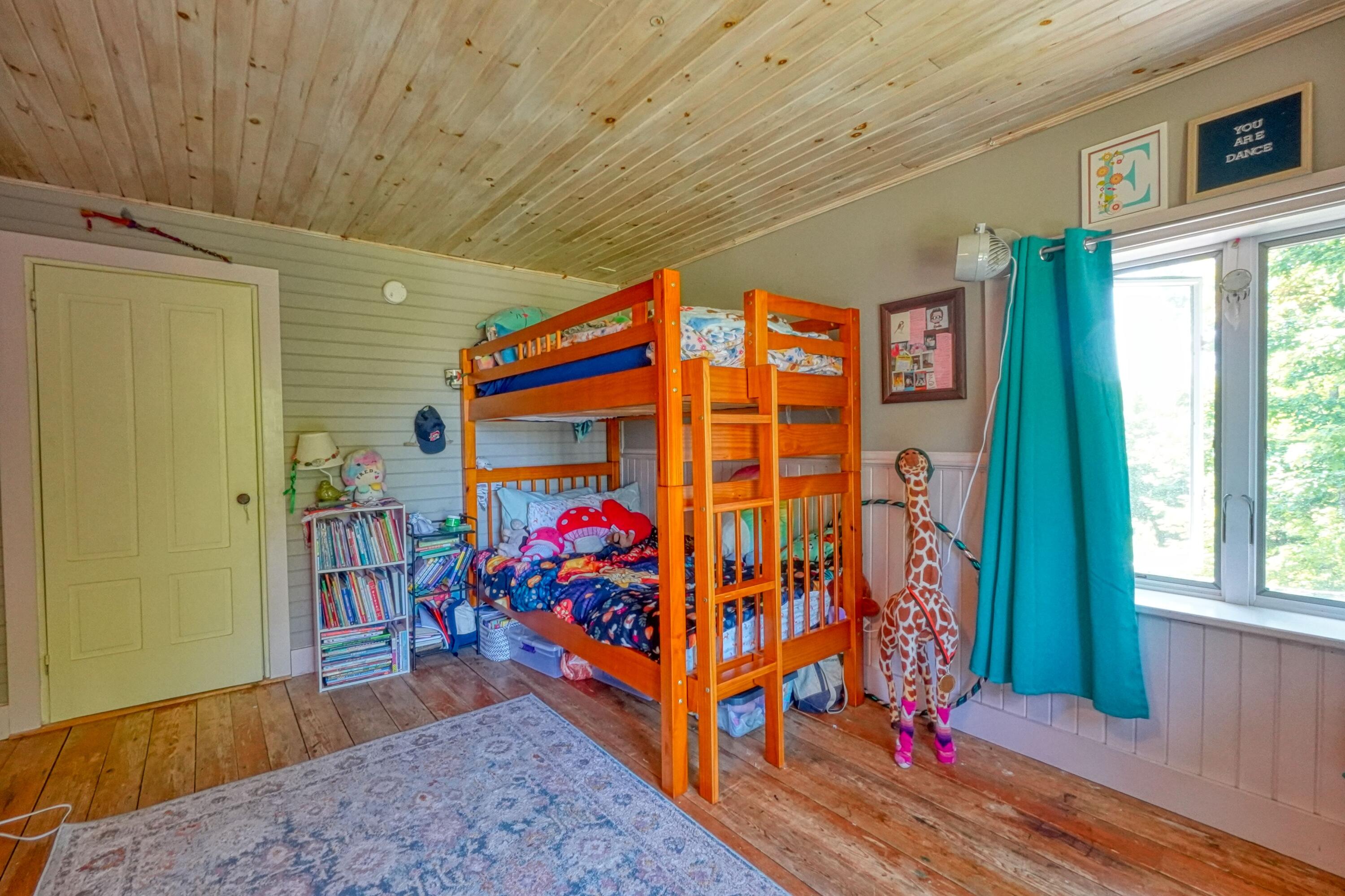 main property photo 28