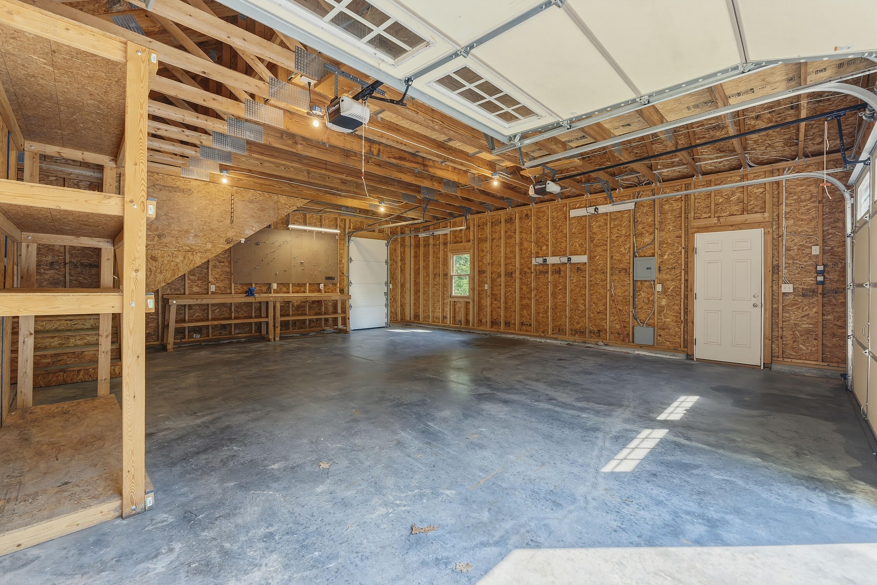 main property photo 50