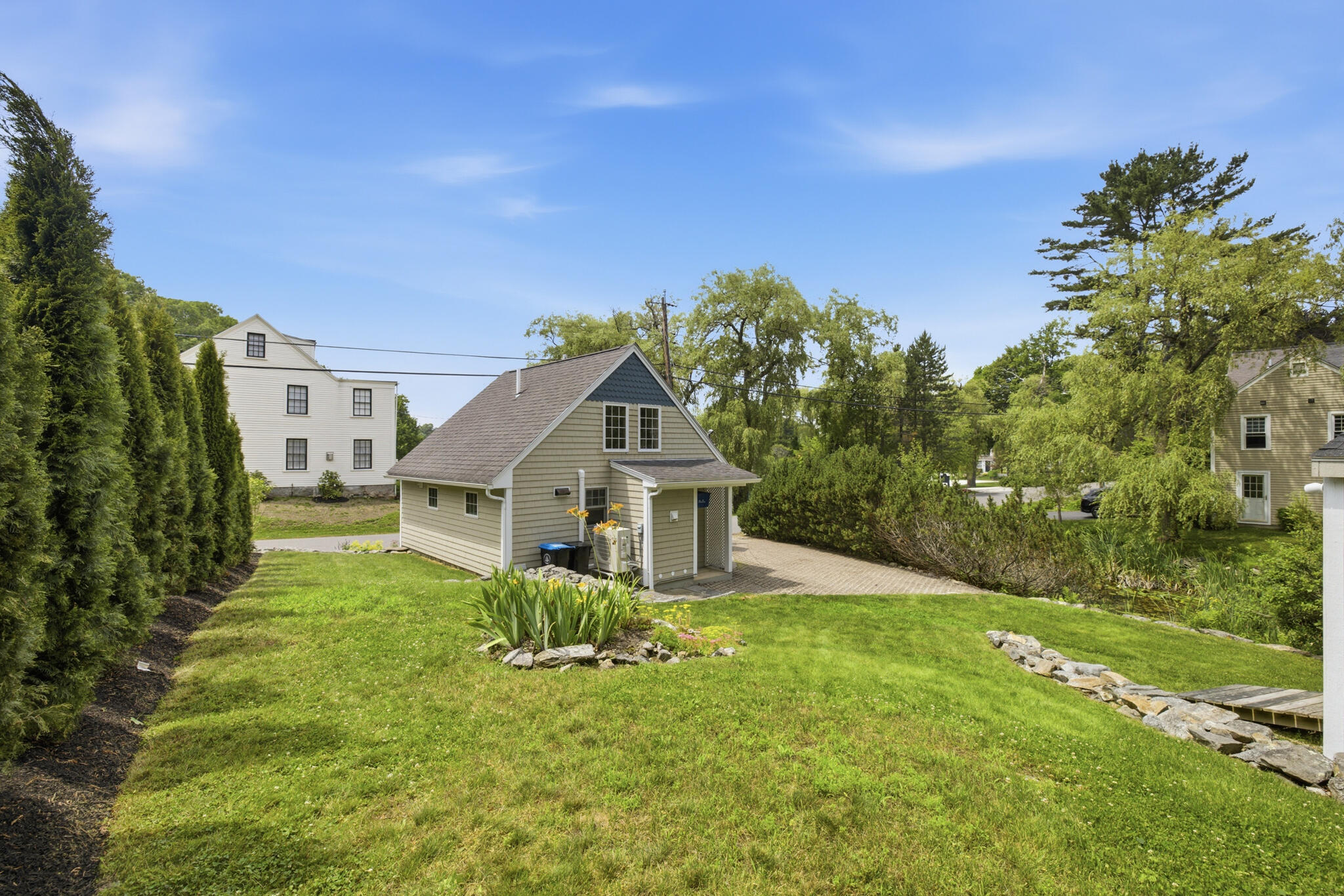 main property photo 30