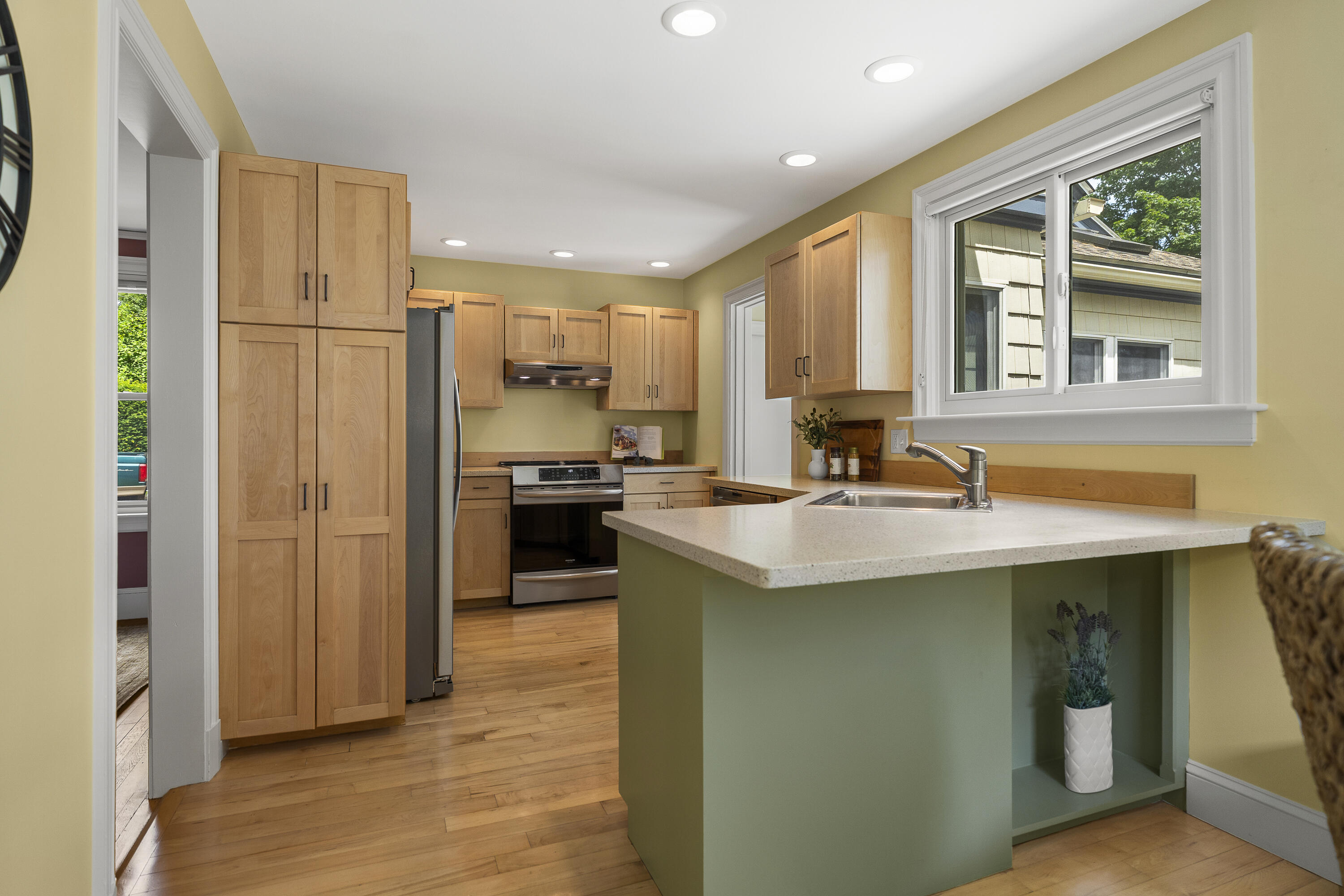 main property photo 9