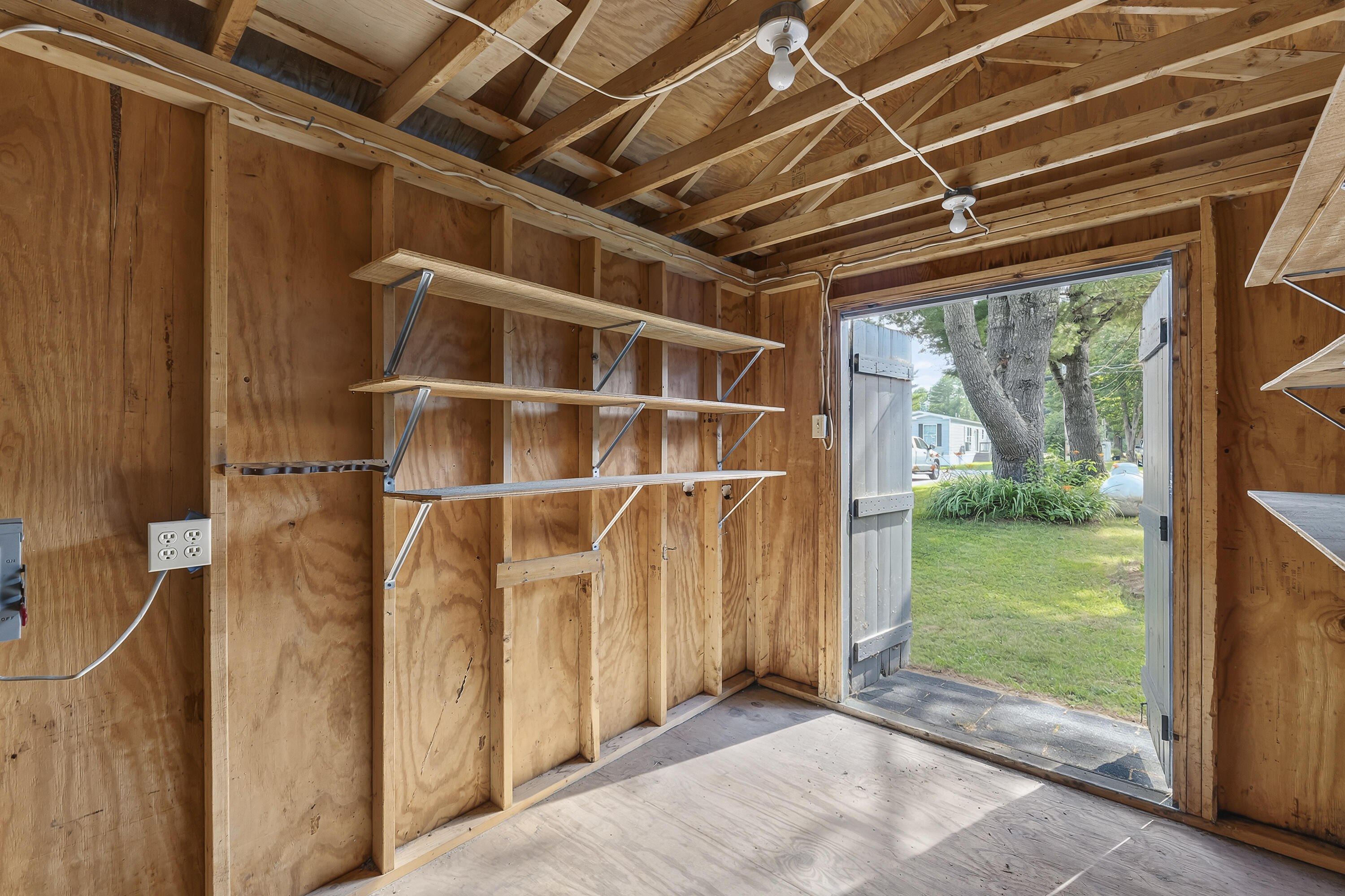 main property photo 36