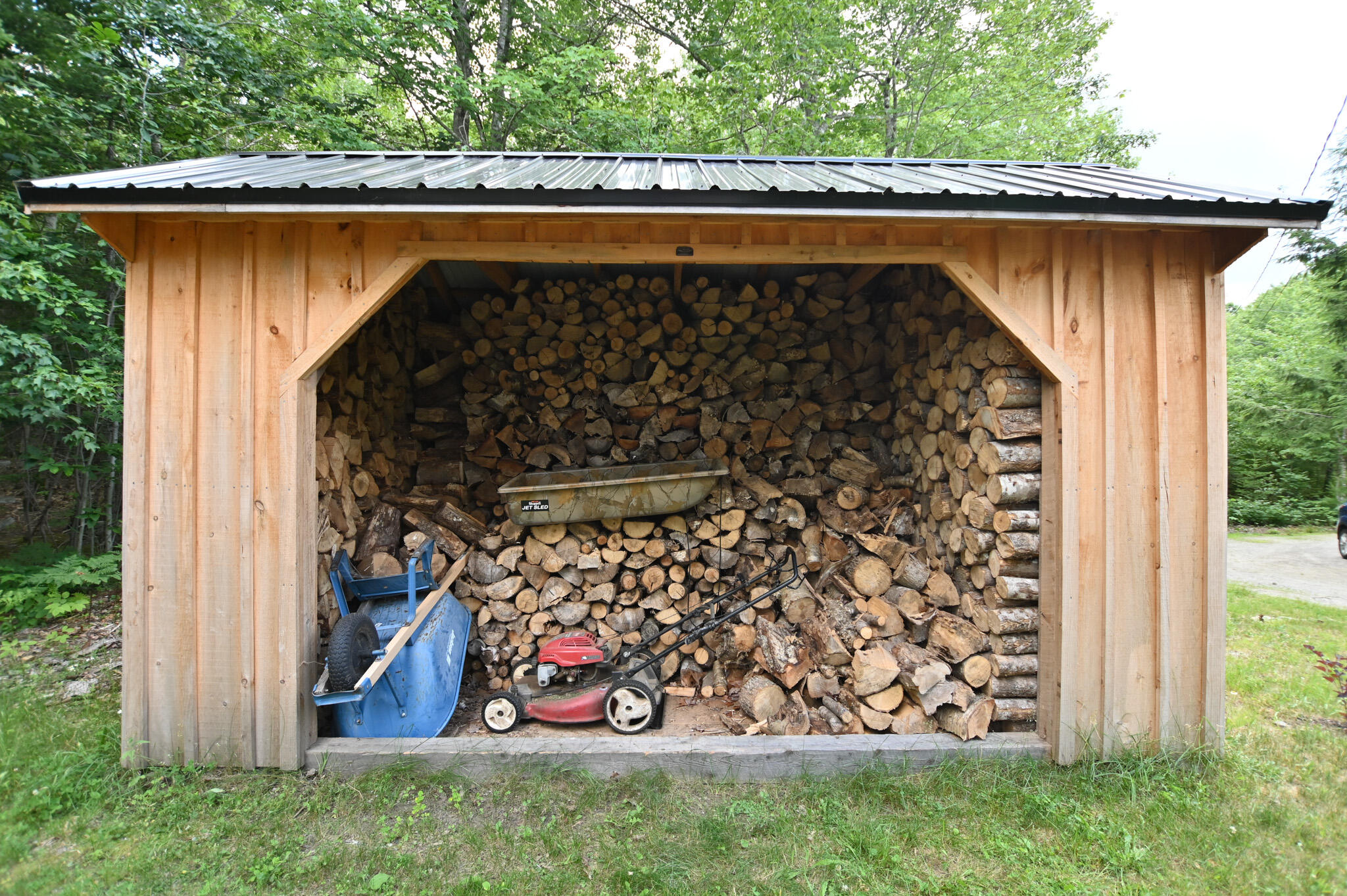 main property photo 23
