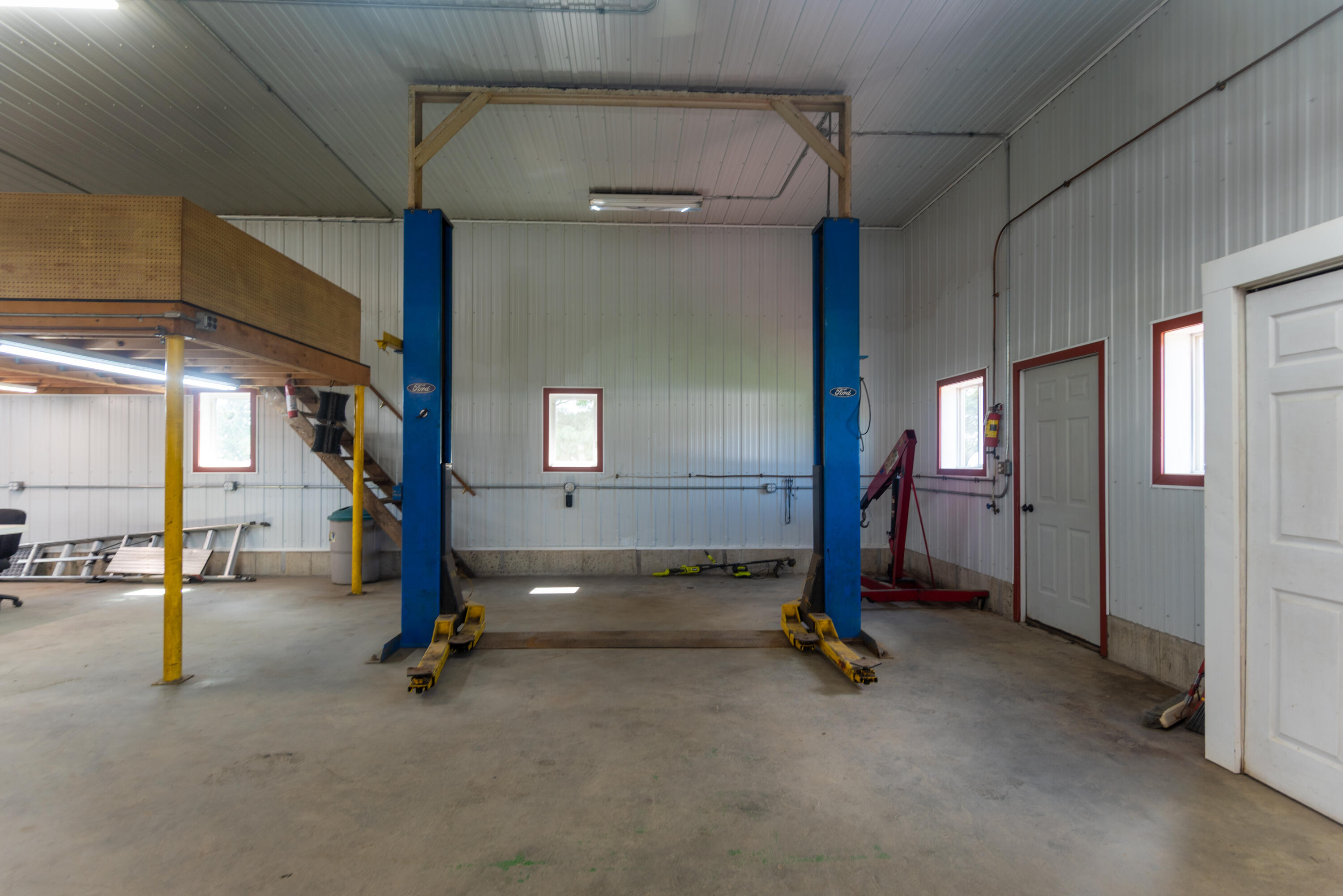 main property photo 48