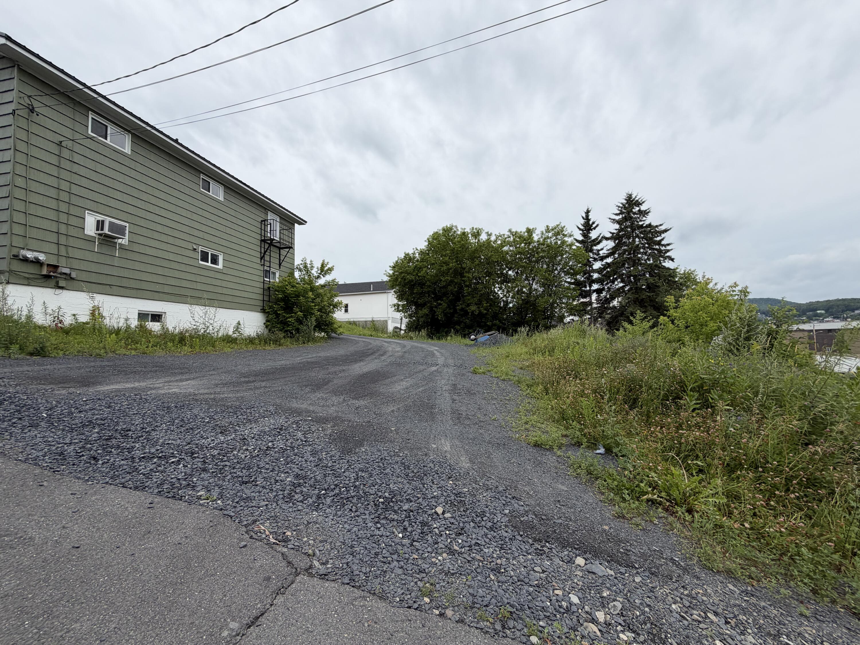 main property photo 13