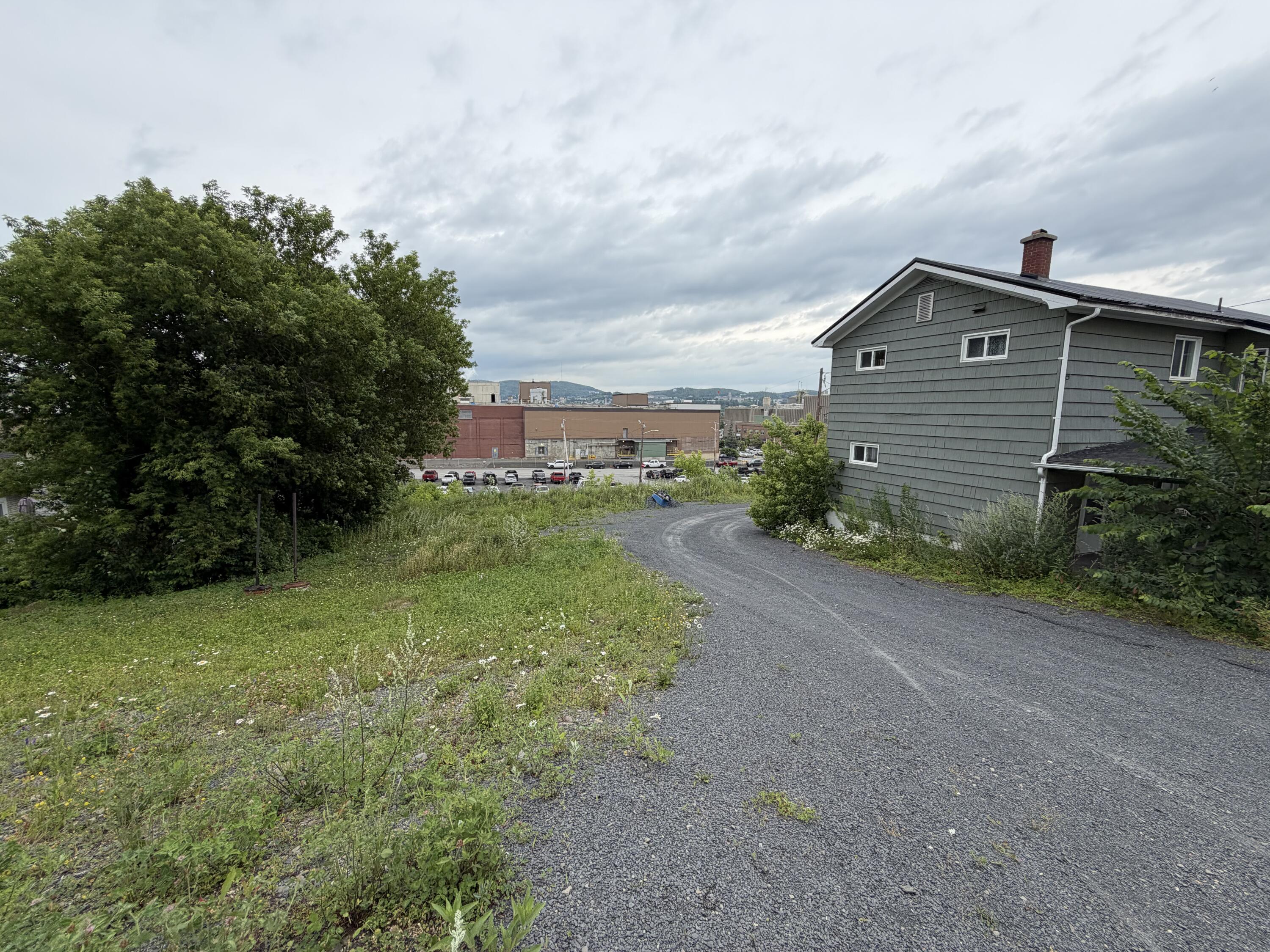 main property photo 16