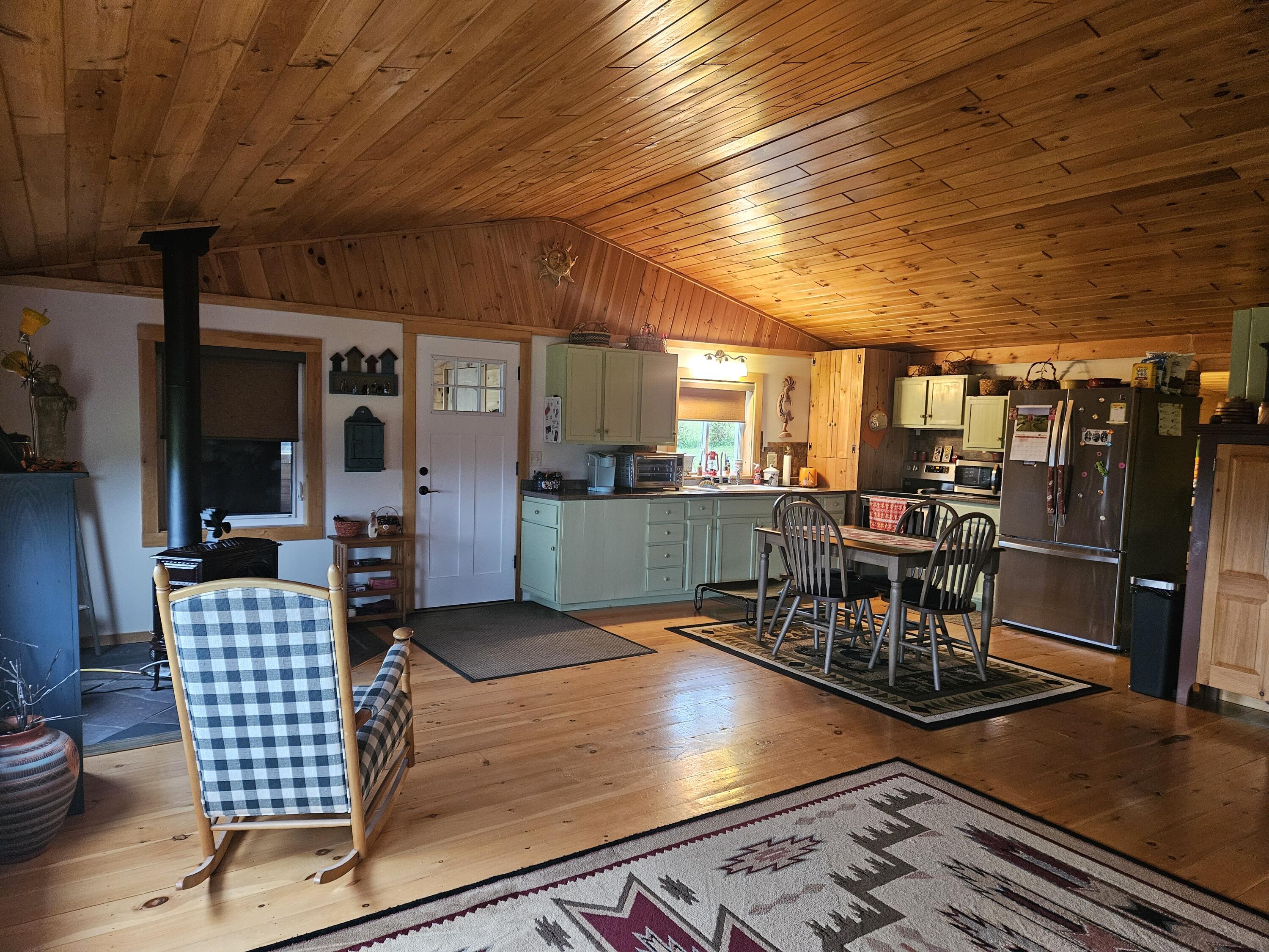 main property photo 17