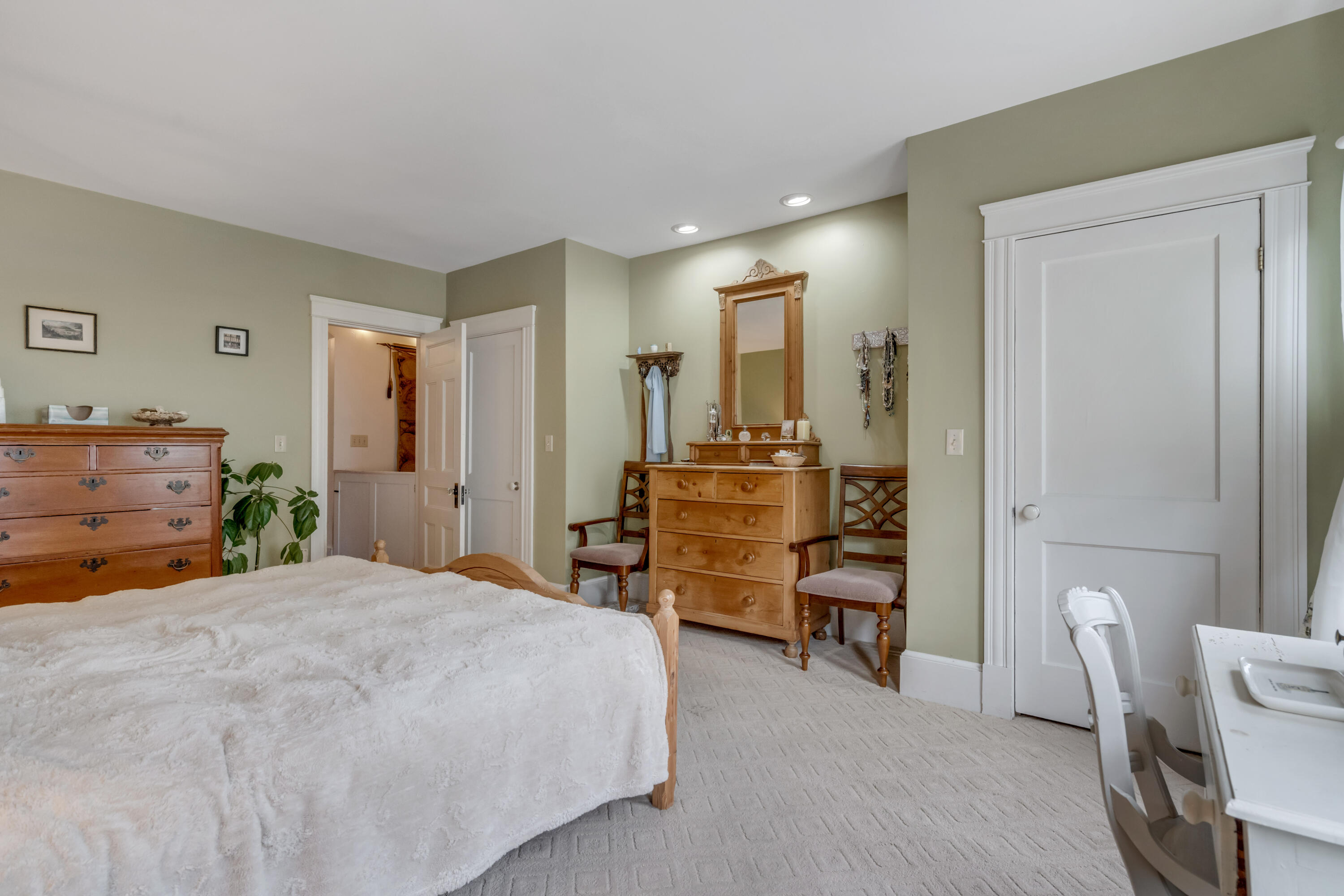 main property photo 73