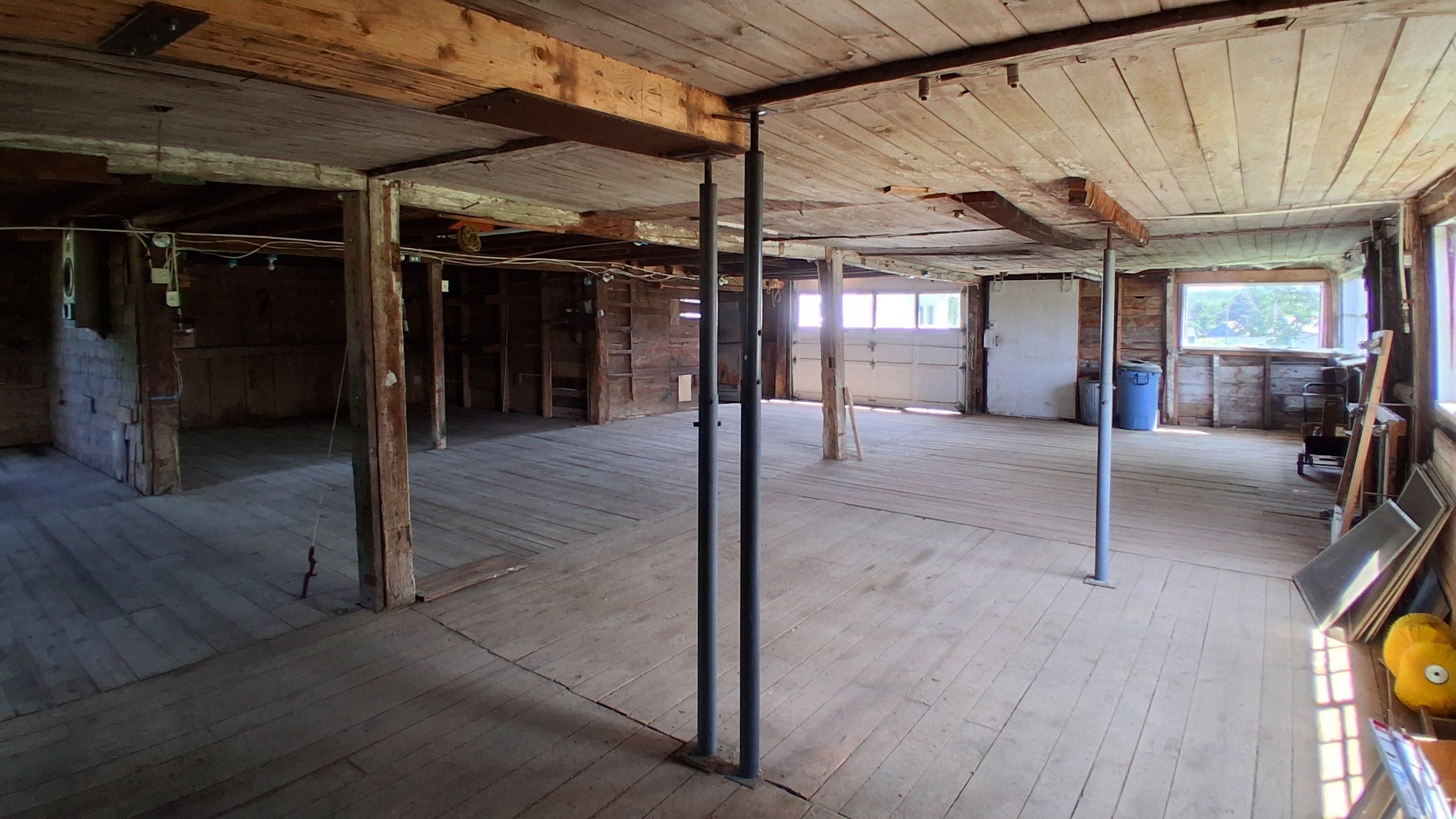 main property photo 40
