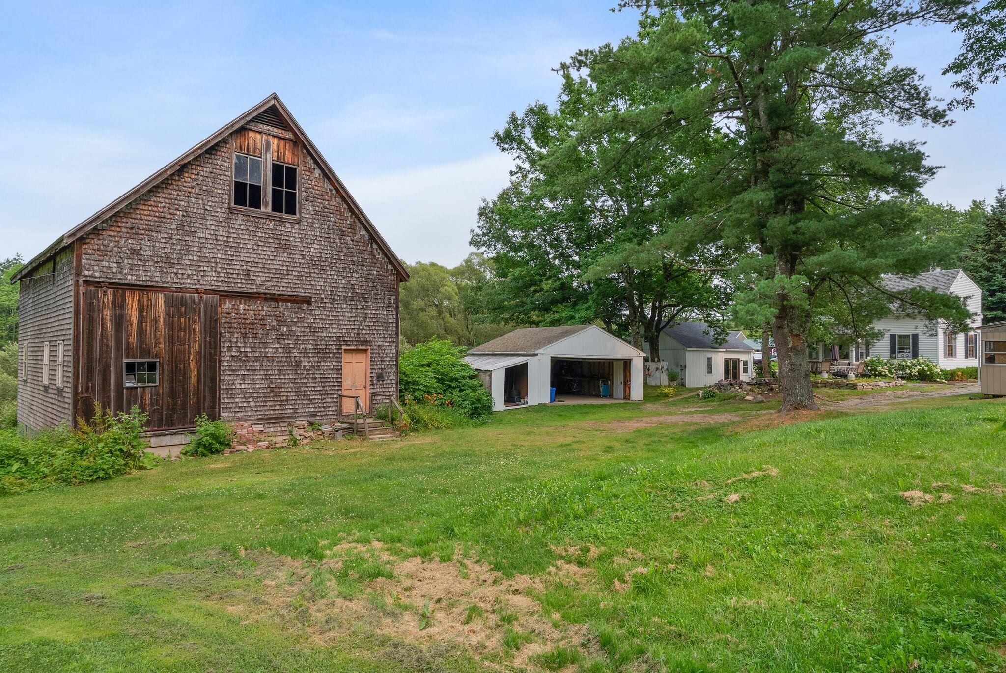 main property photo 32