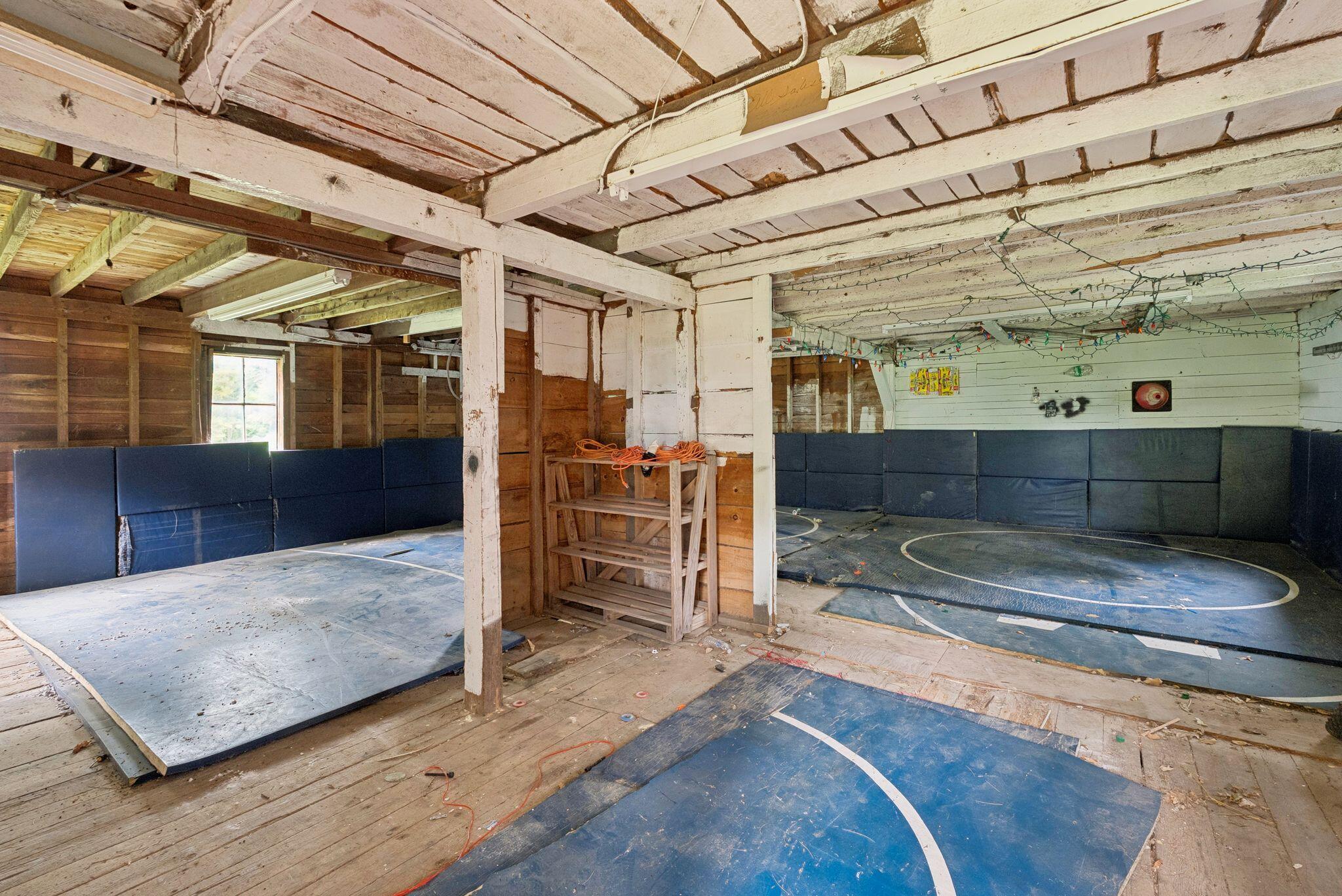 main property photo 34