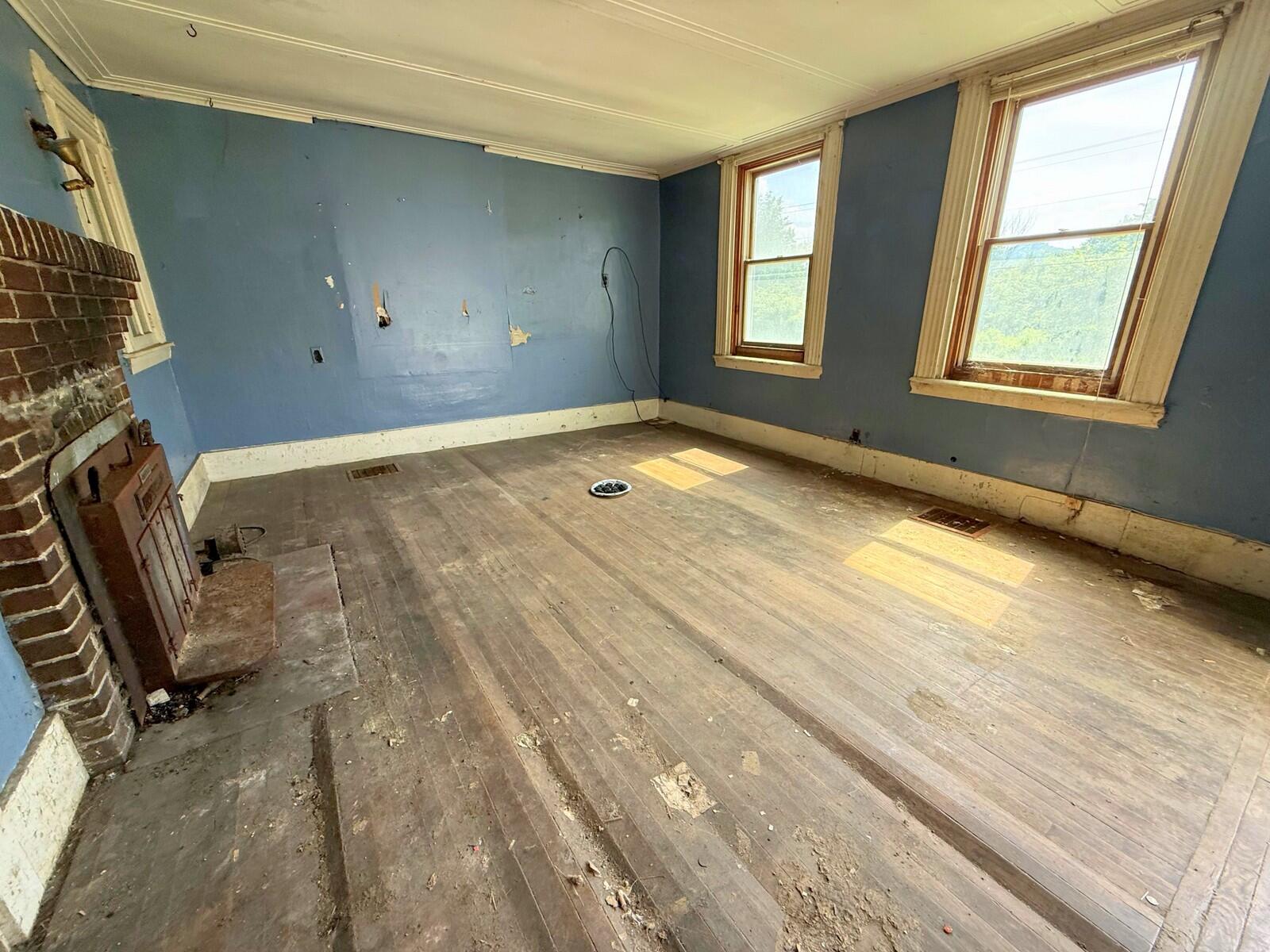 main property photo 9