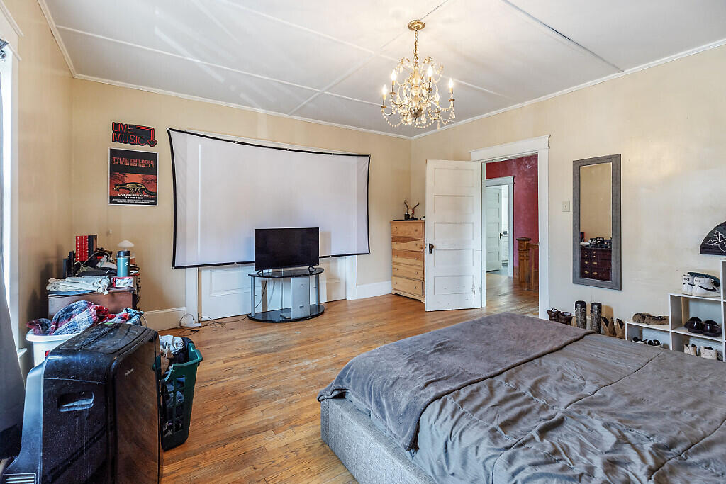 main property photo 45