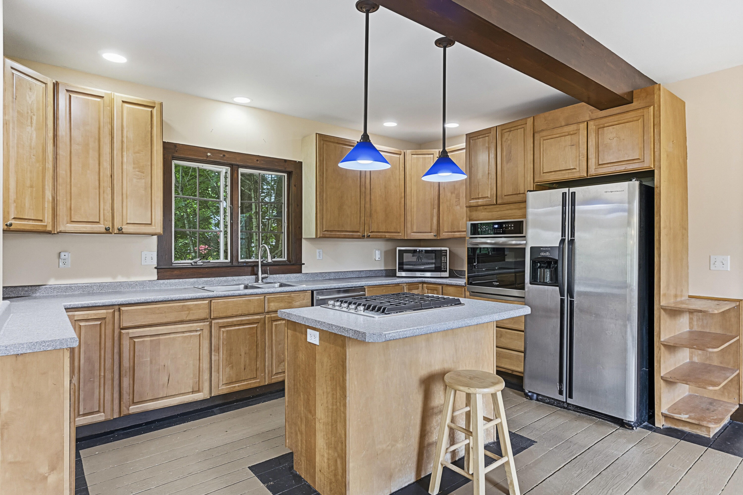 main property photo 22