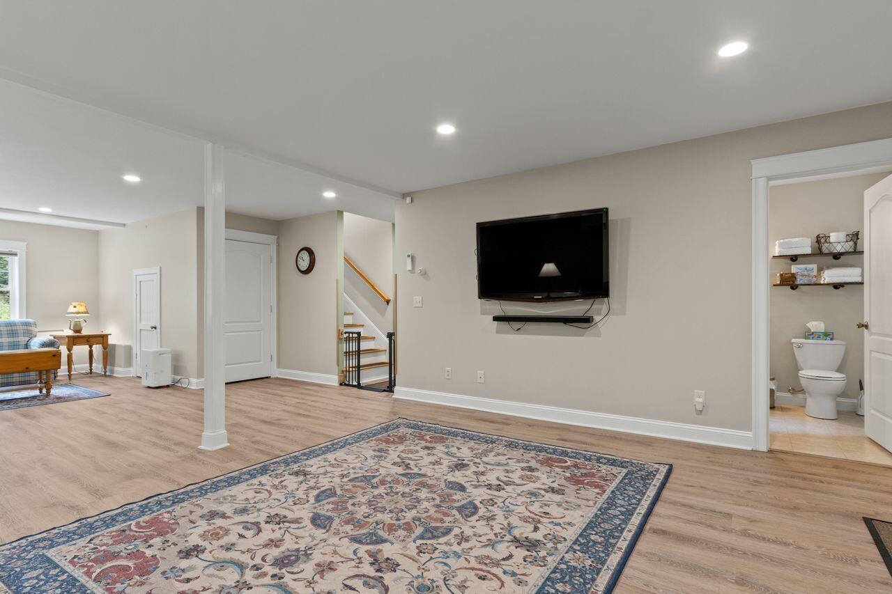 main property photo 44