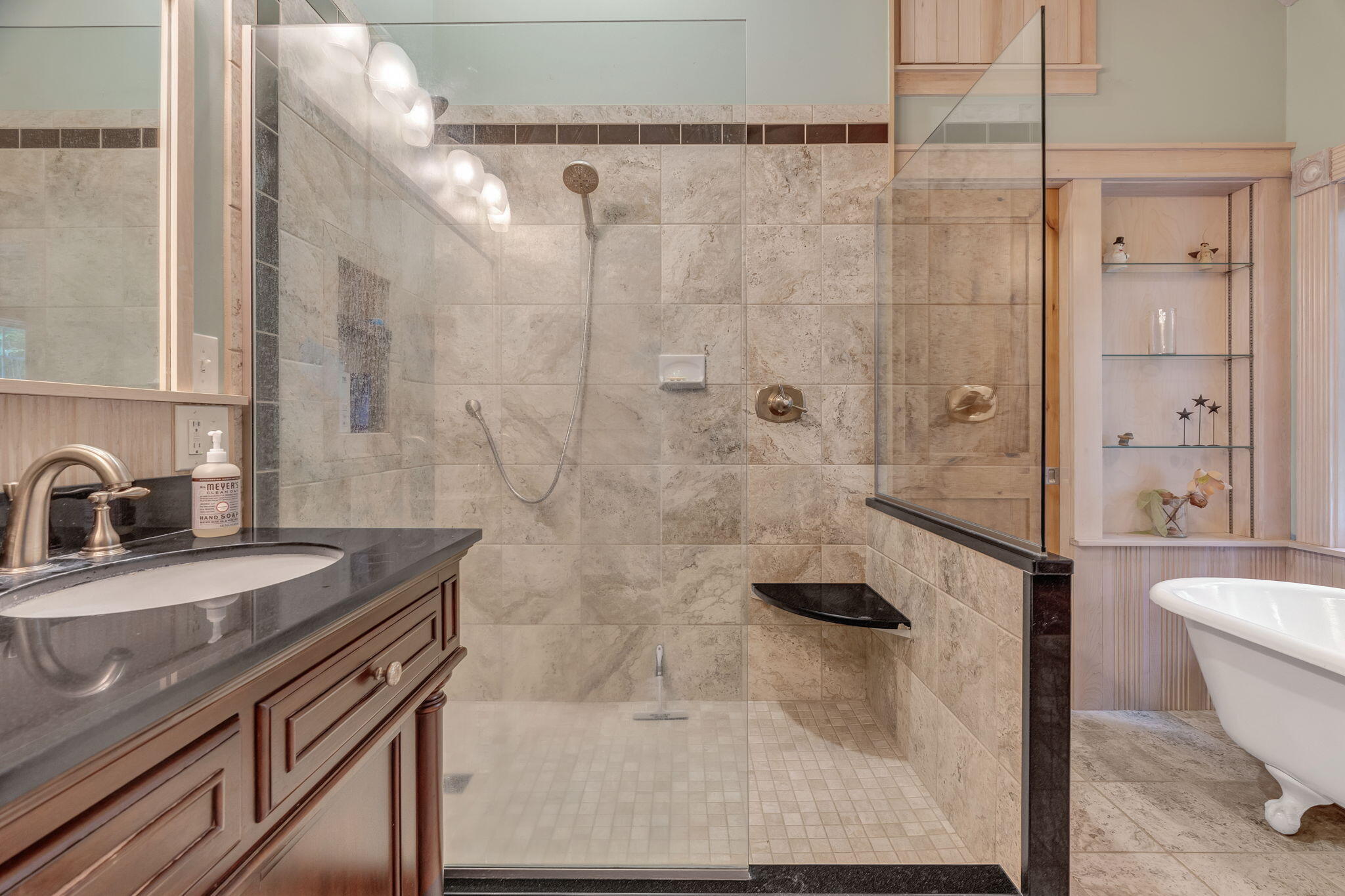 main property photo 88