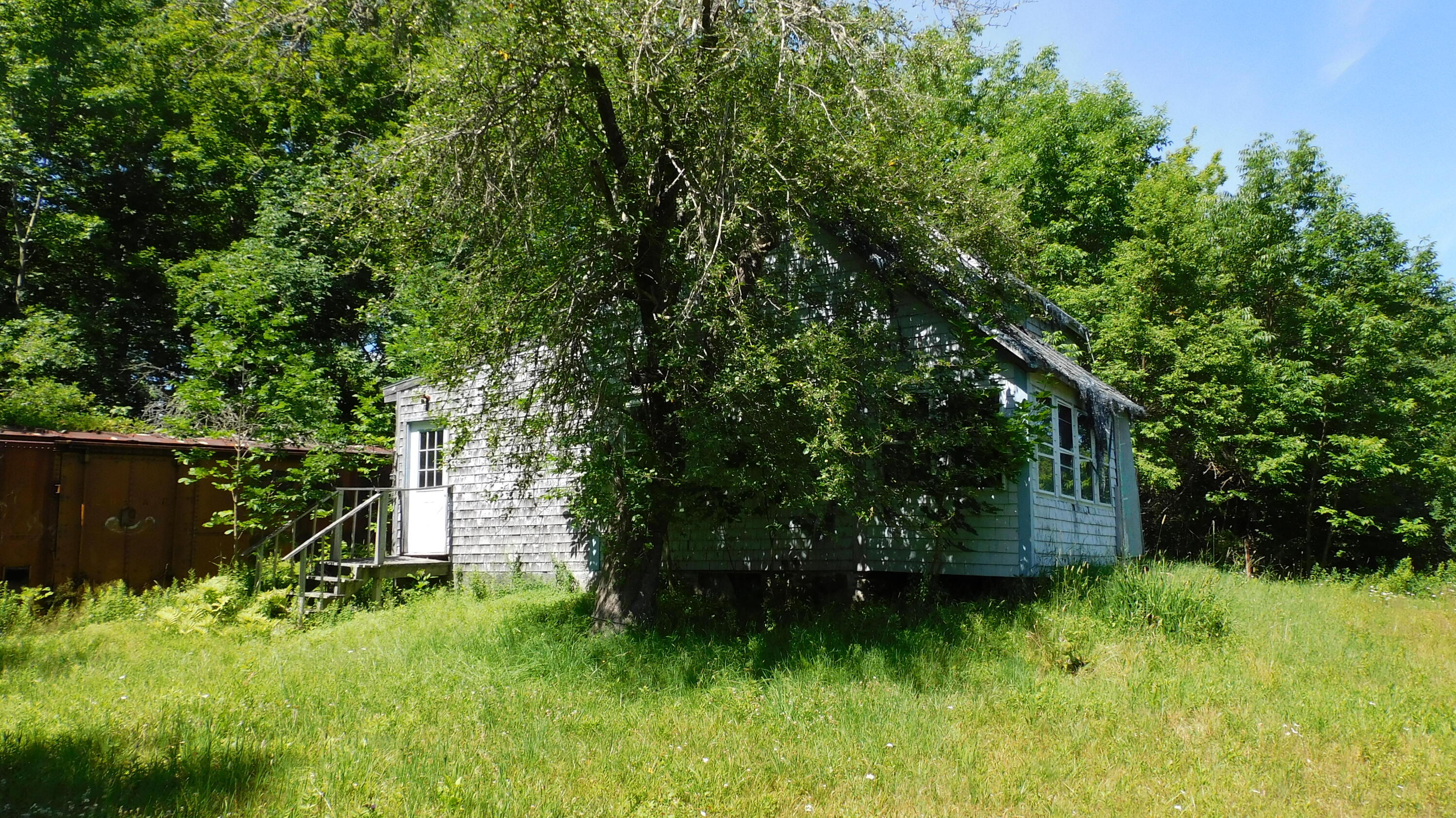 main property photo 16