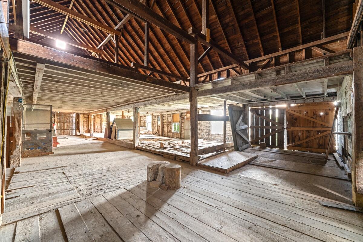 main property photo 69