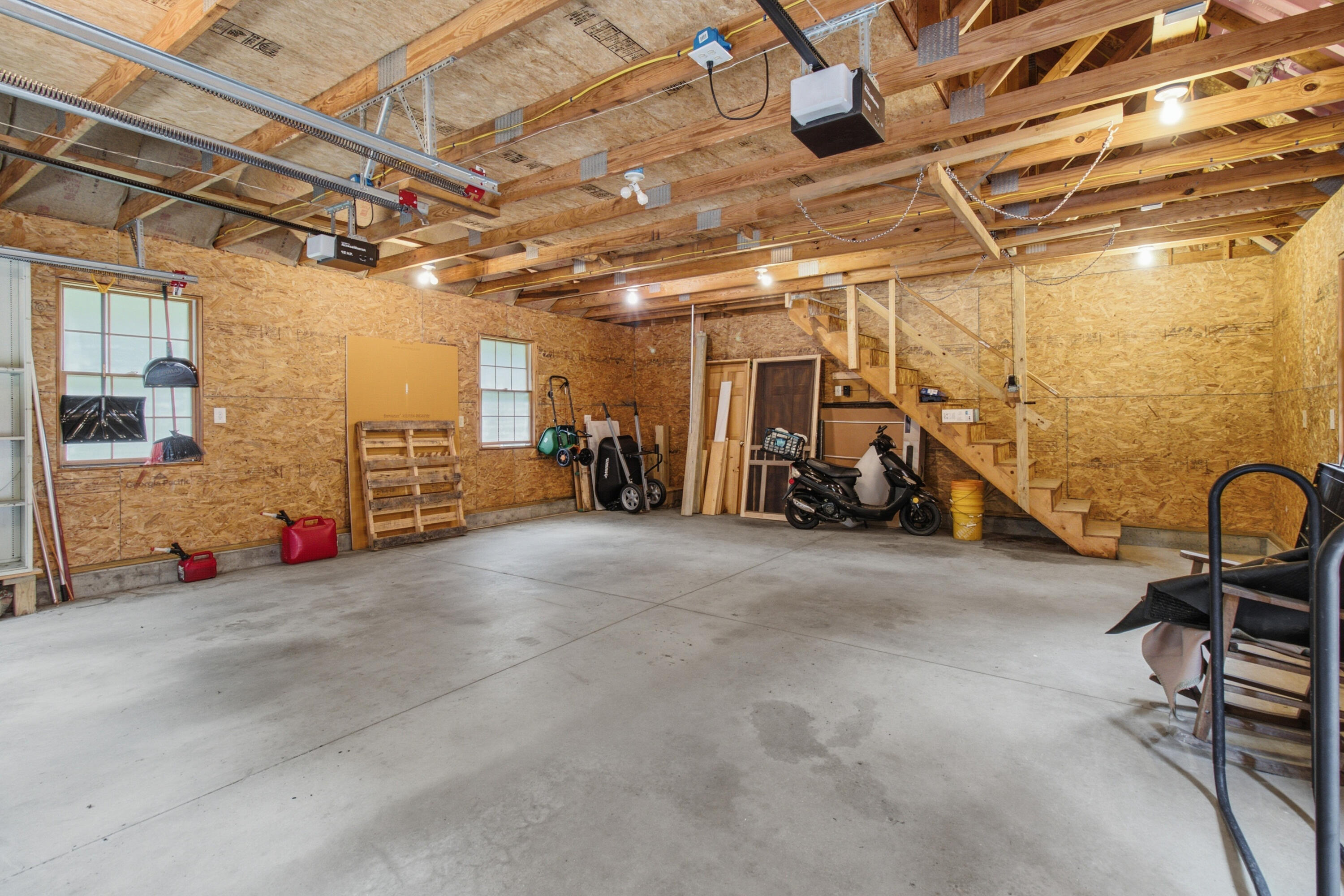 main property photo 44